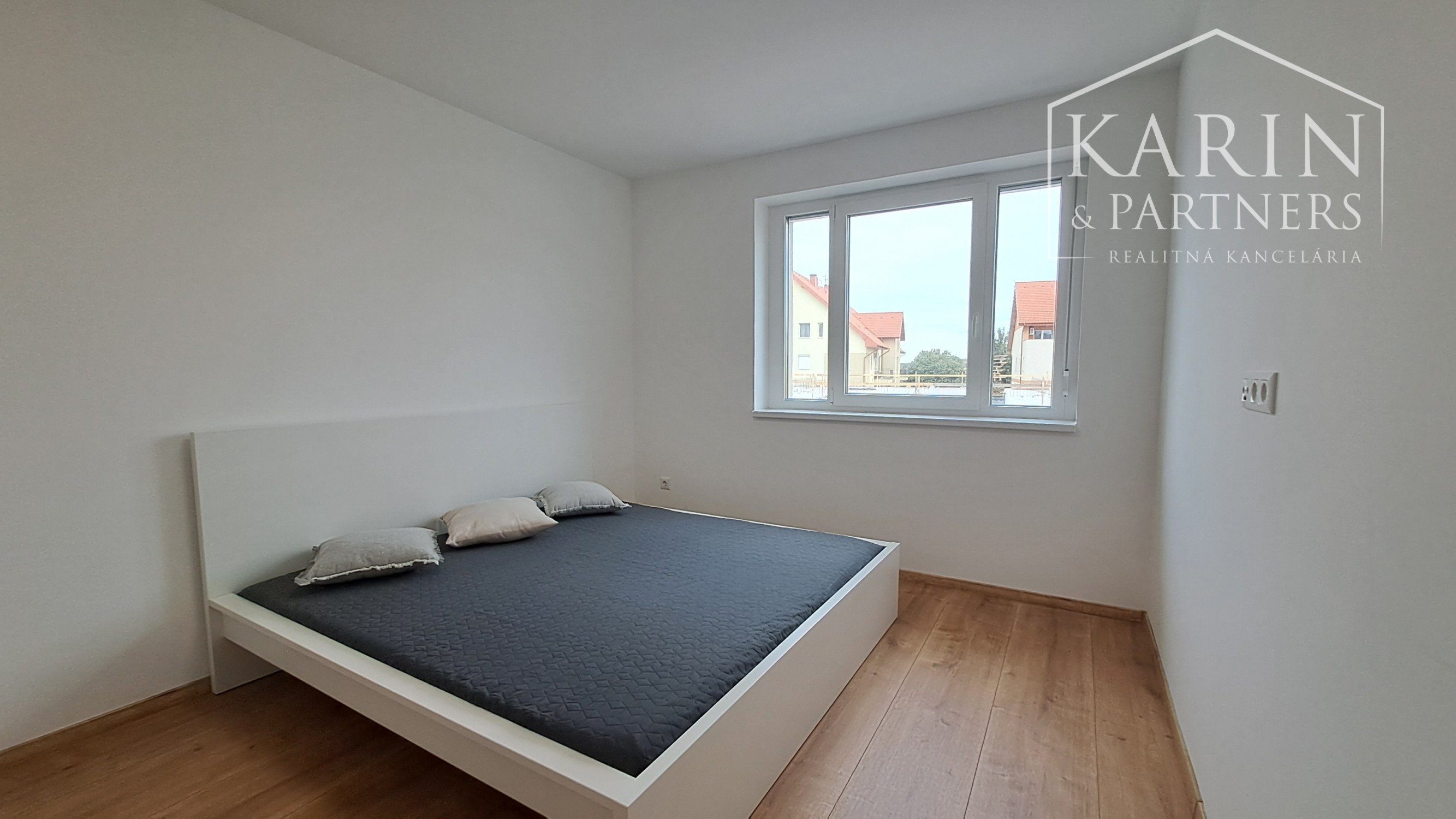 Prenájom nový zariadený 2-izbový byt s parkovaním v novostavbe, Rajka