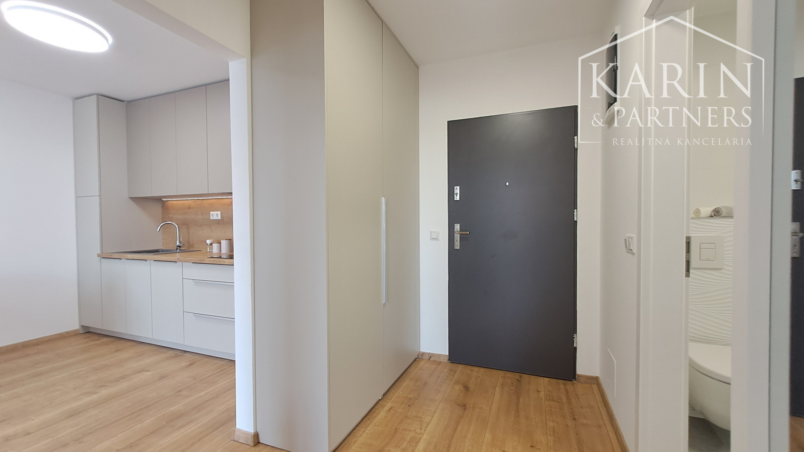 Prenájom nový zariadený 2-izbový byt s parkovaním v novostavbe, Rajka