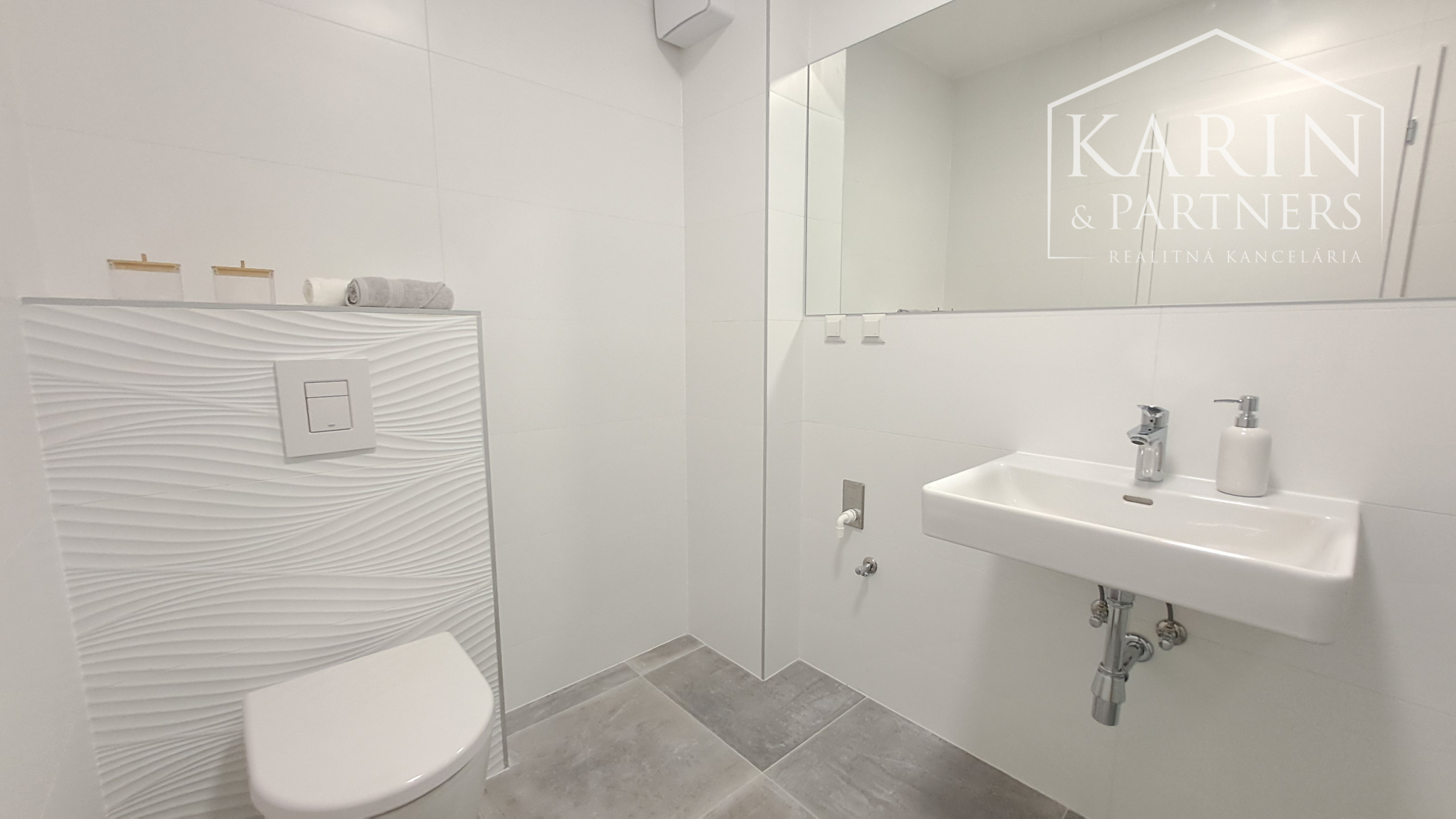 Prenájom nový zariadený 2-izbový byt s parkovaním v novostavbe, Rajka