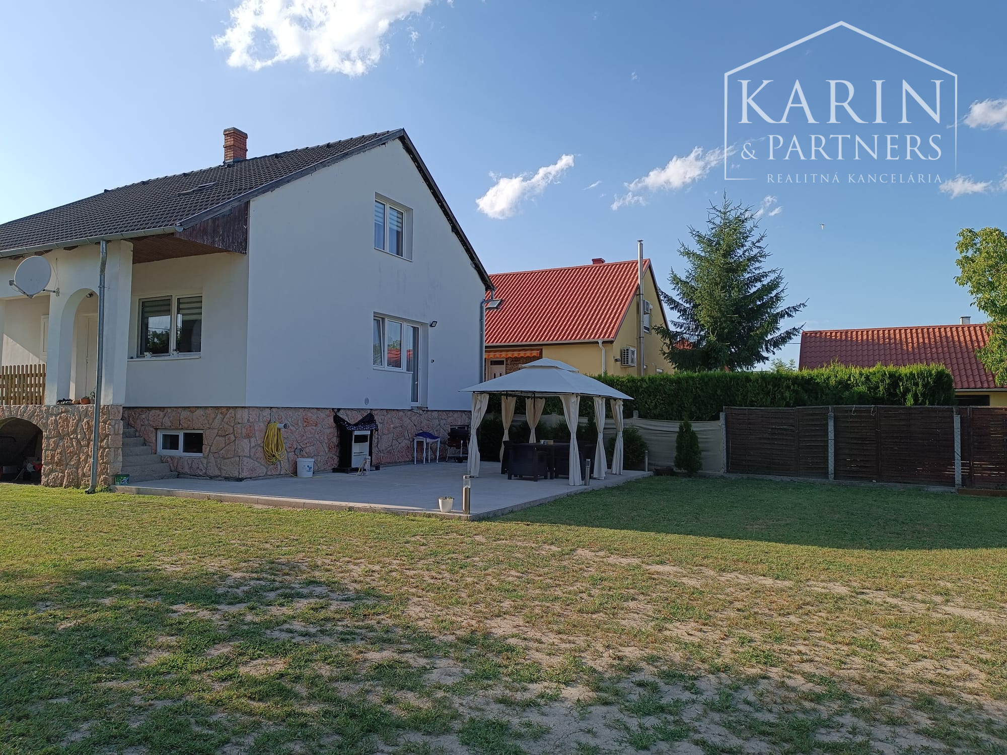 Predaj - rodinný dom 5 izbový s pozemkom 1483 m2 - Dunakiliti Maďarsko