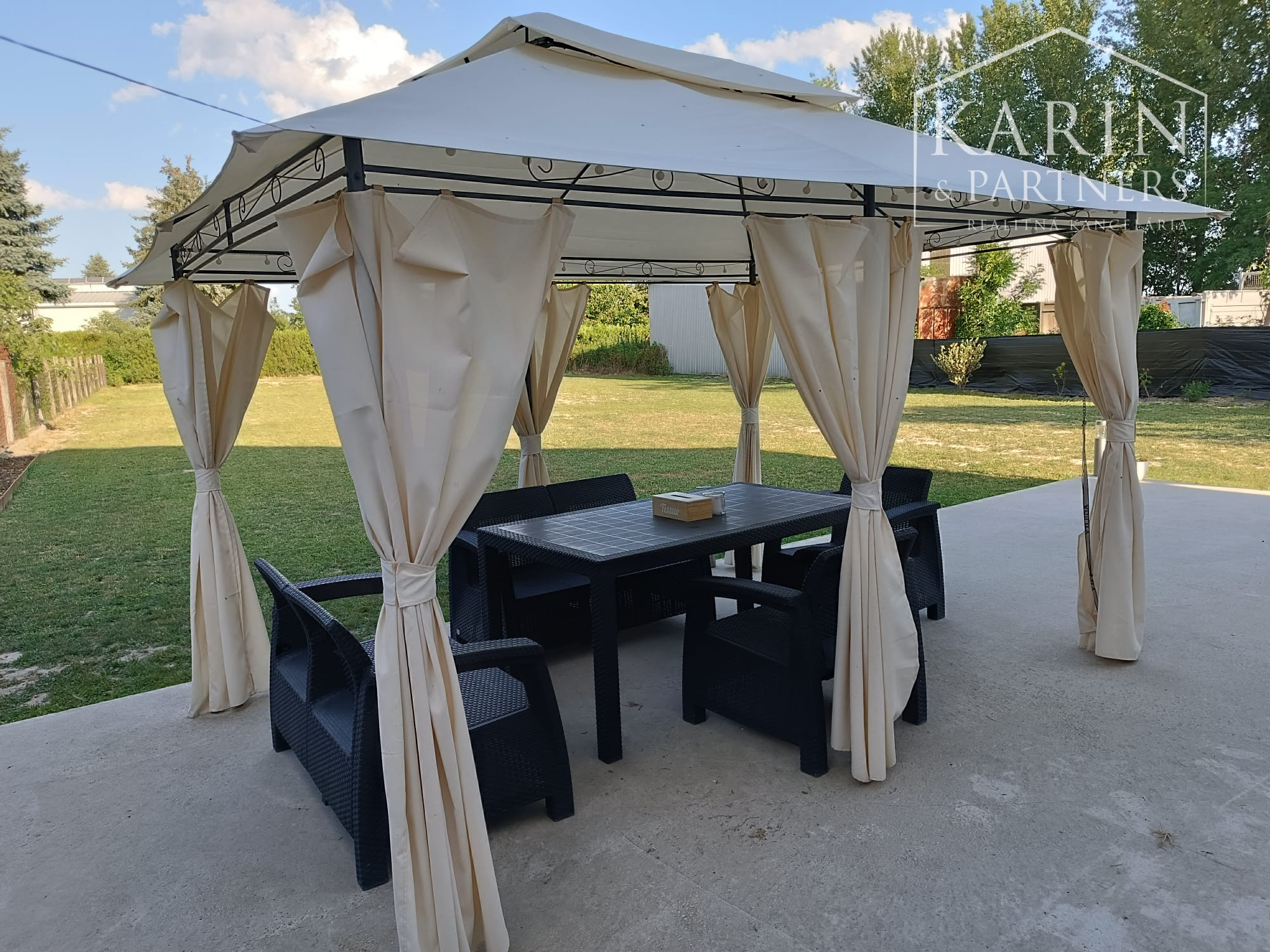 Predaj - rodinný dom 5 izbový s pozemkom 1483 m2 - Dunakiliti Maďarsko