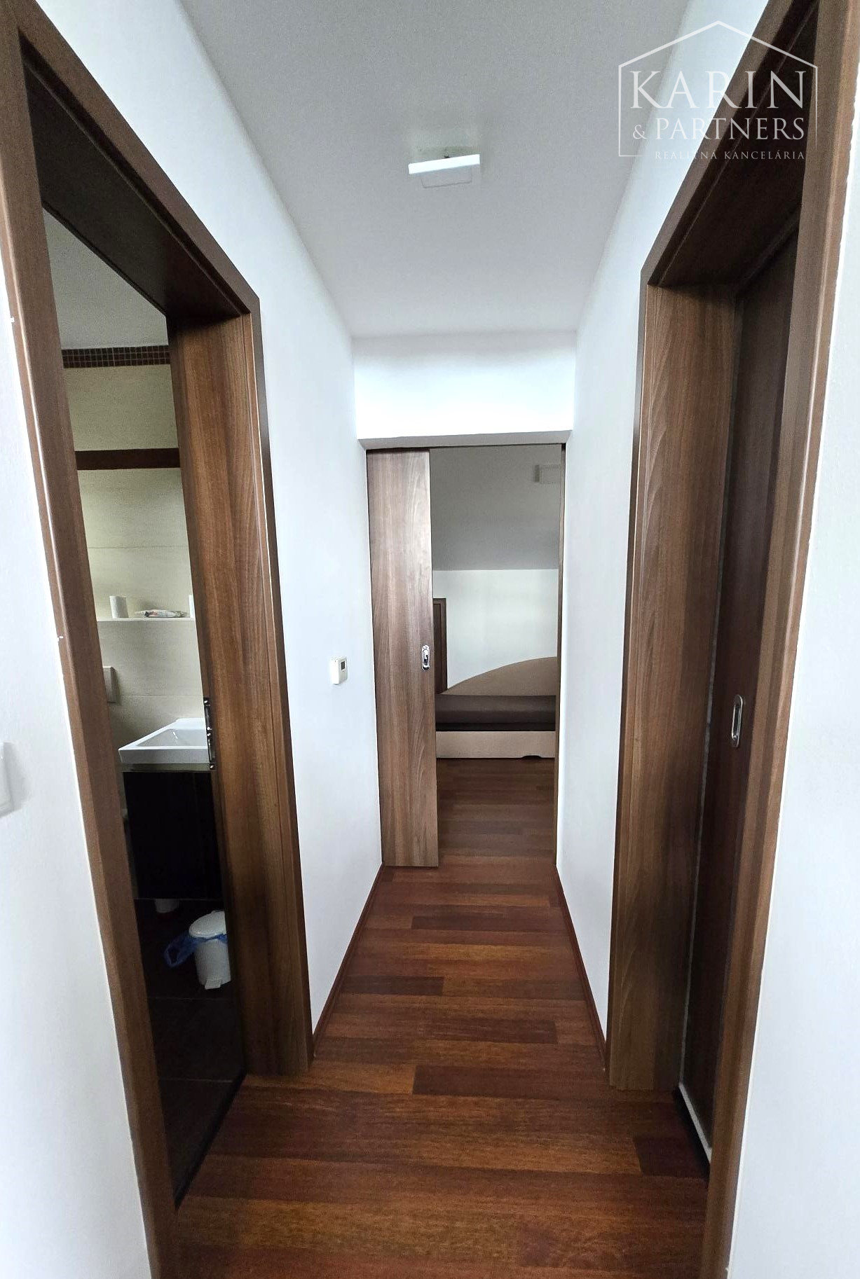 PRENÁJOM – 7 izbový rodinný dom v tichom prostredí s výhľadom na Rakúsko – Dlhé diely II – Bratislava IV