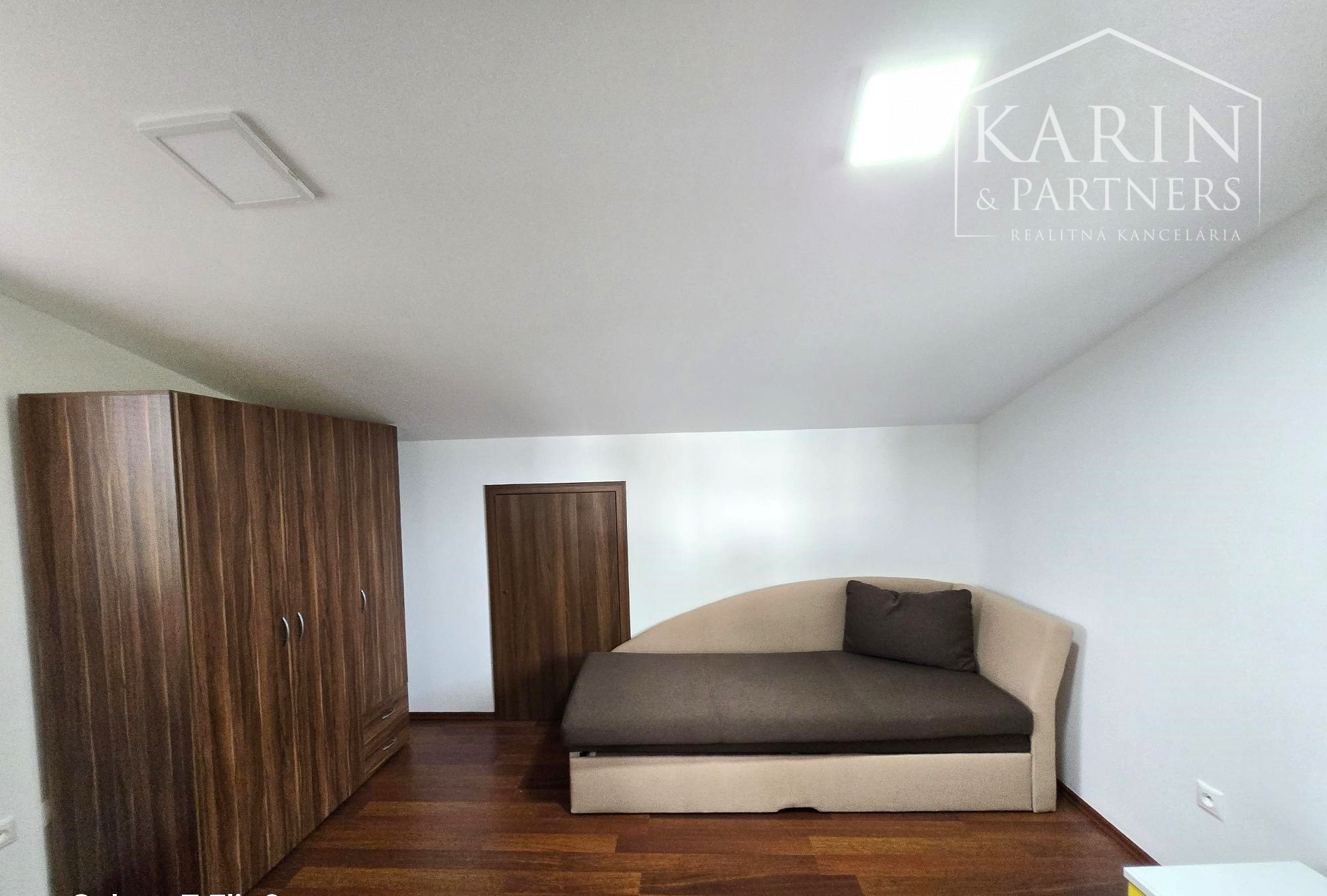 PRENÁJOM – 7 izbový rodinný dom v tichom prostredí s výhľadom na Rakúsko – Dlhé diely II – Bratislava IV