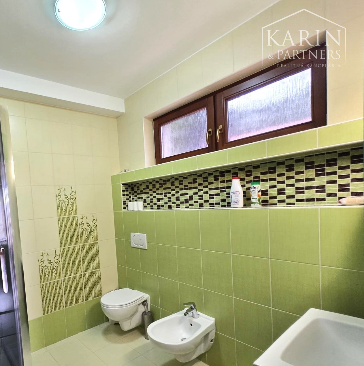 PRENÁJOM – 7 izbový rodinný dom v tichom prostredí s výhľadom na Rakúsko – Dlhé diely II – Bratislava IV