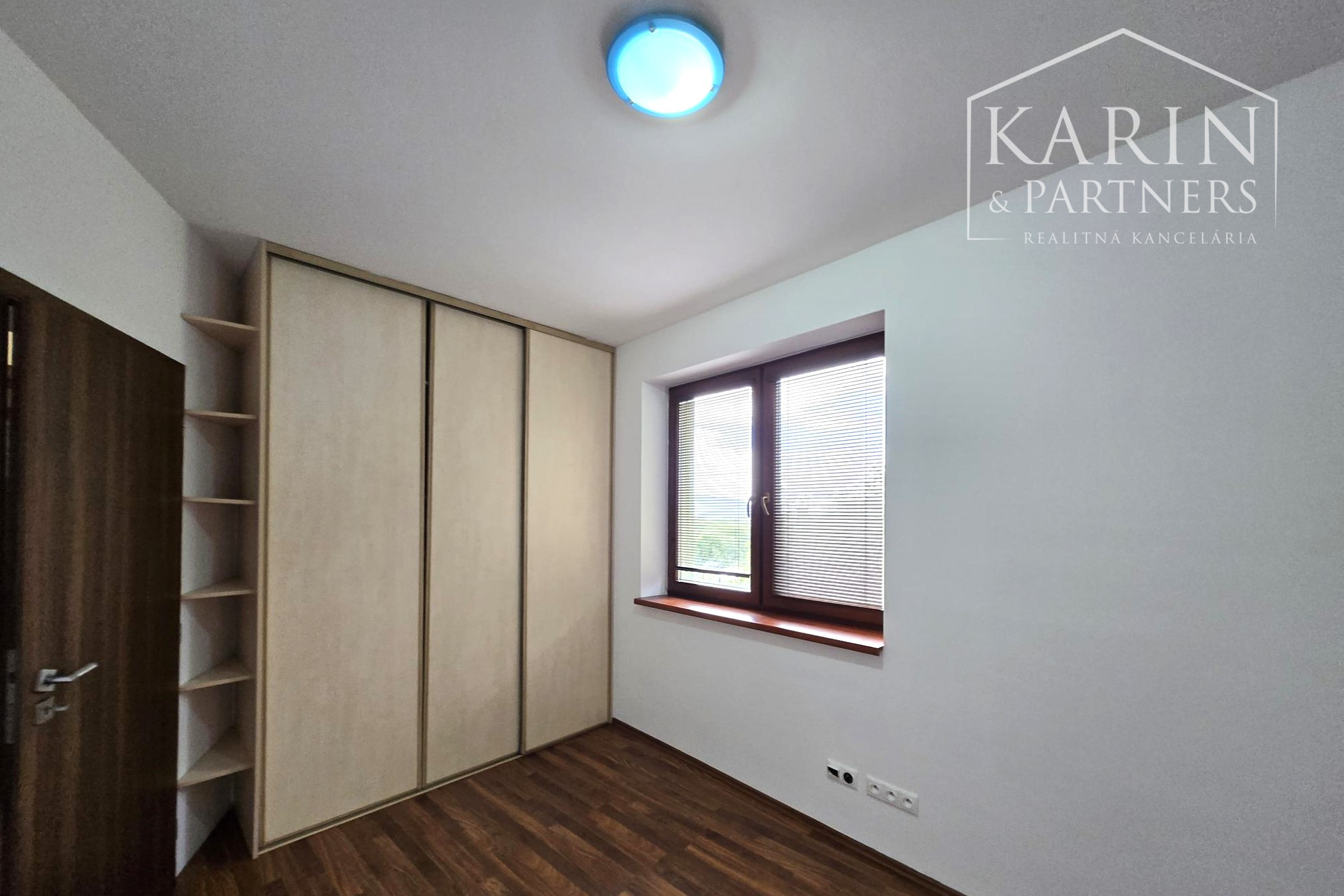 PRENÁJOM – 7 izbový rodinný dom v tichom prostredí s výhľadom na Rakúsko – Dlhé diely II – Bratislava IV