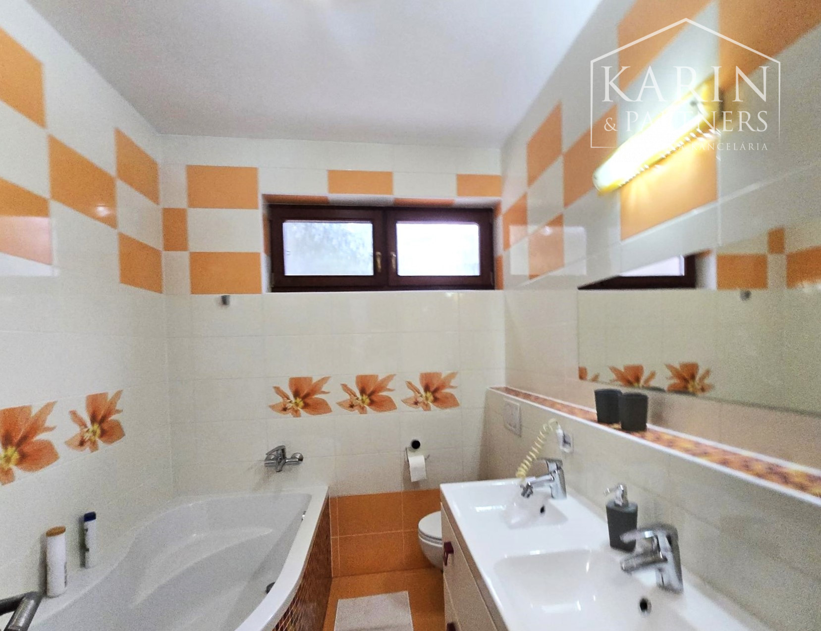 PRENÁJOM – 7 izbový rodinný dom v tichom prostredí s výhľadom na Rakúsko – Dlhé diely II – Bratislava IV