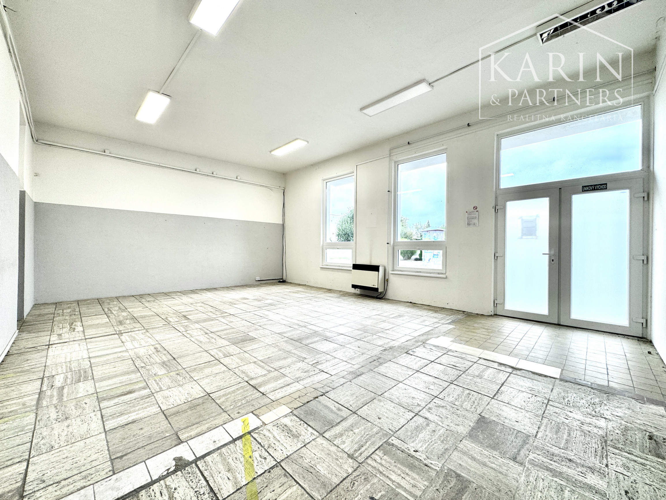 Jedinečná príležitosť: Predaj objektu na podnikanie, na sídlisku SNP, Skalica