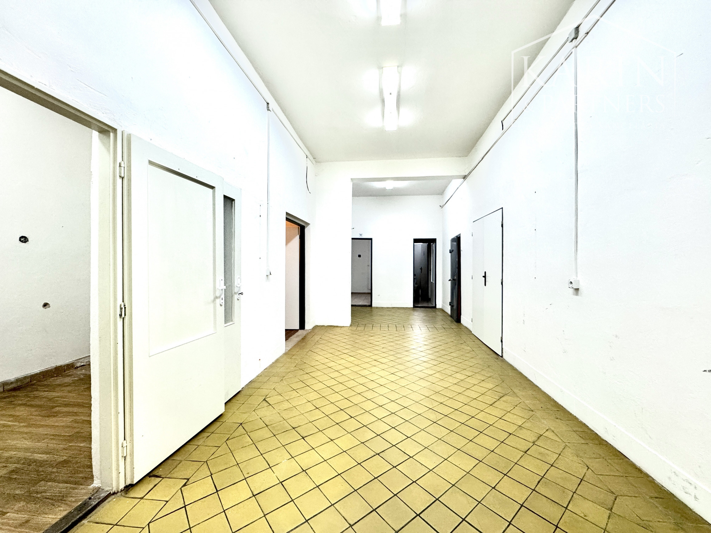 Prenájom priestorov a skladov na podnikanie, na sídlisku SNP, Skalica