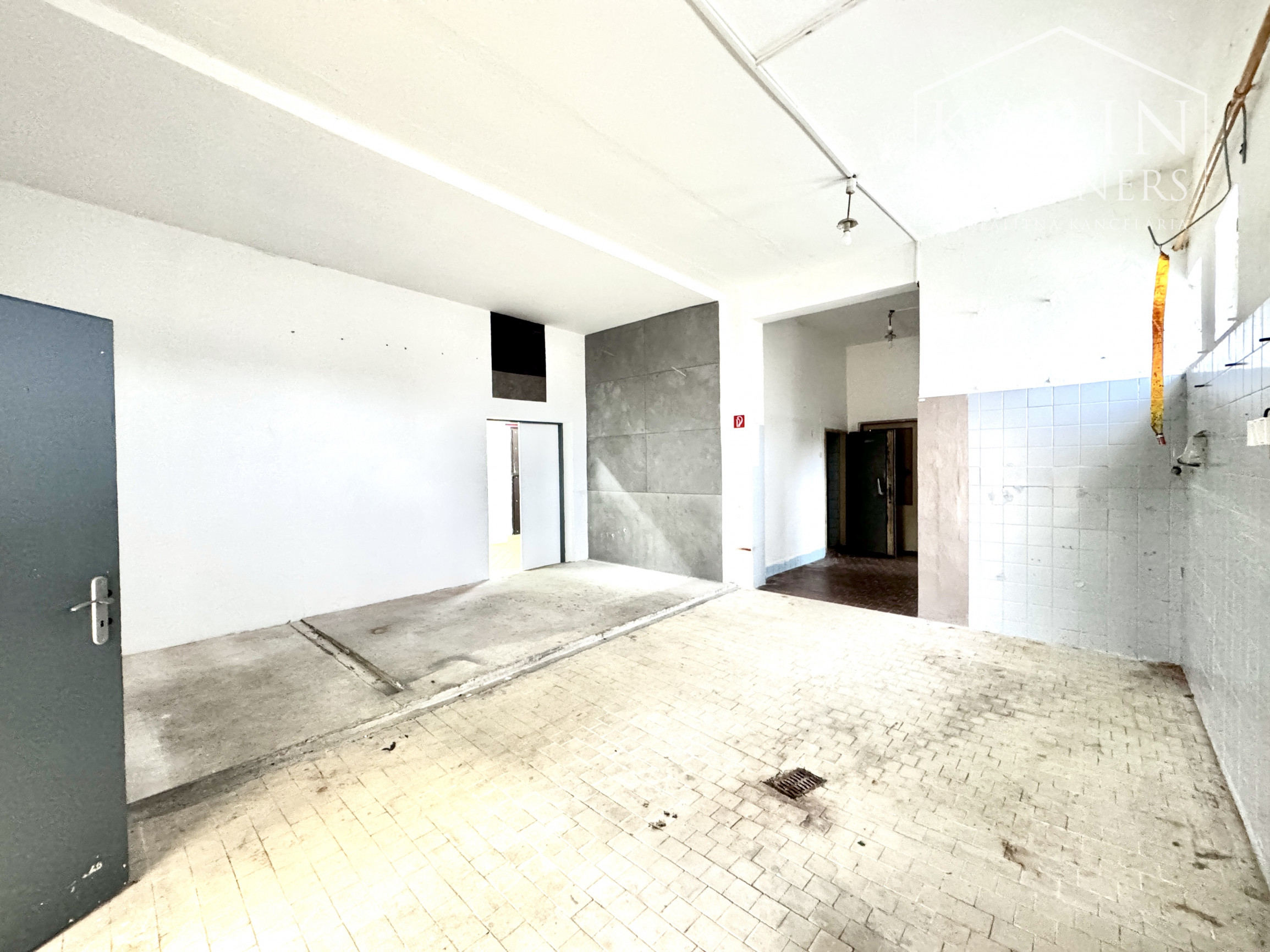 Prenájom priestorov a skladov na podnikanie, na sídlisku SNP, Skalica