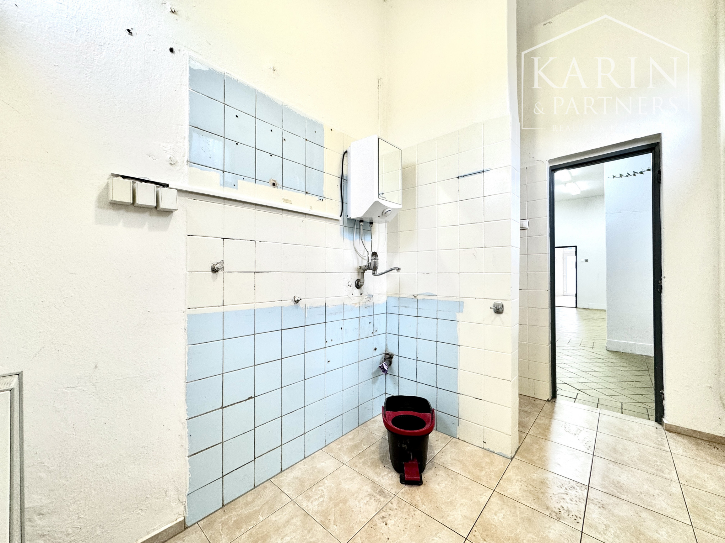 Prenájom priestorov a skladov na podnikanie, na sídlisku SNP, Skalica