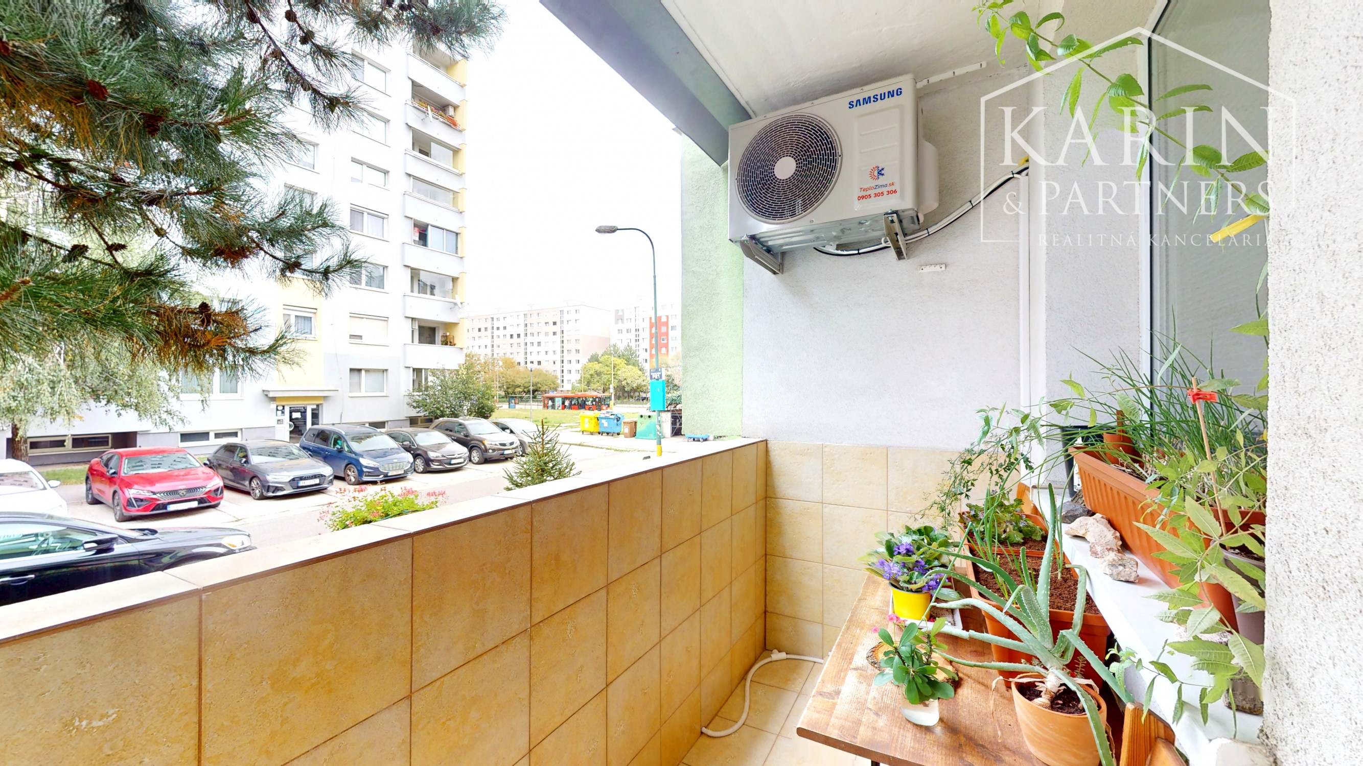 PREDANÉ - Priestranný 3-izbový byt s veľkou pivnicou na predaj v tichej časti Petržalky – Lachova ulica