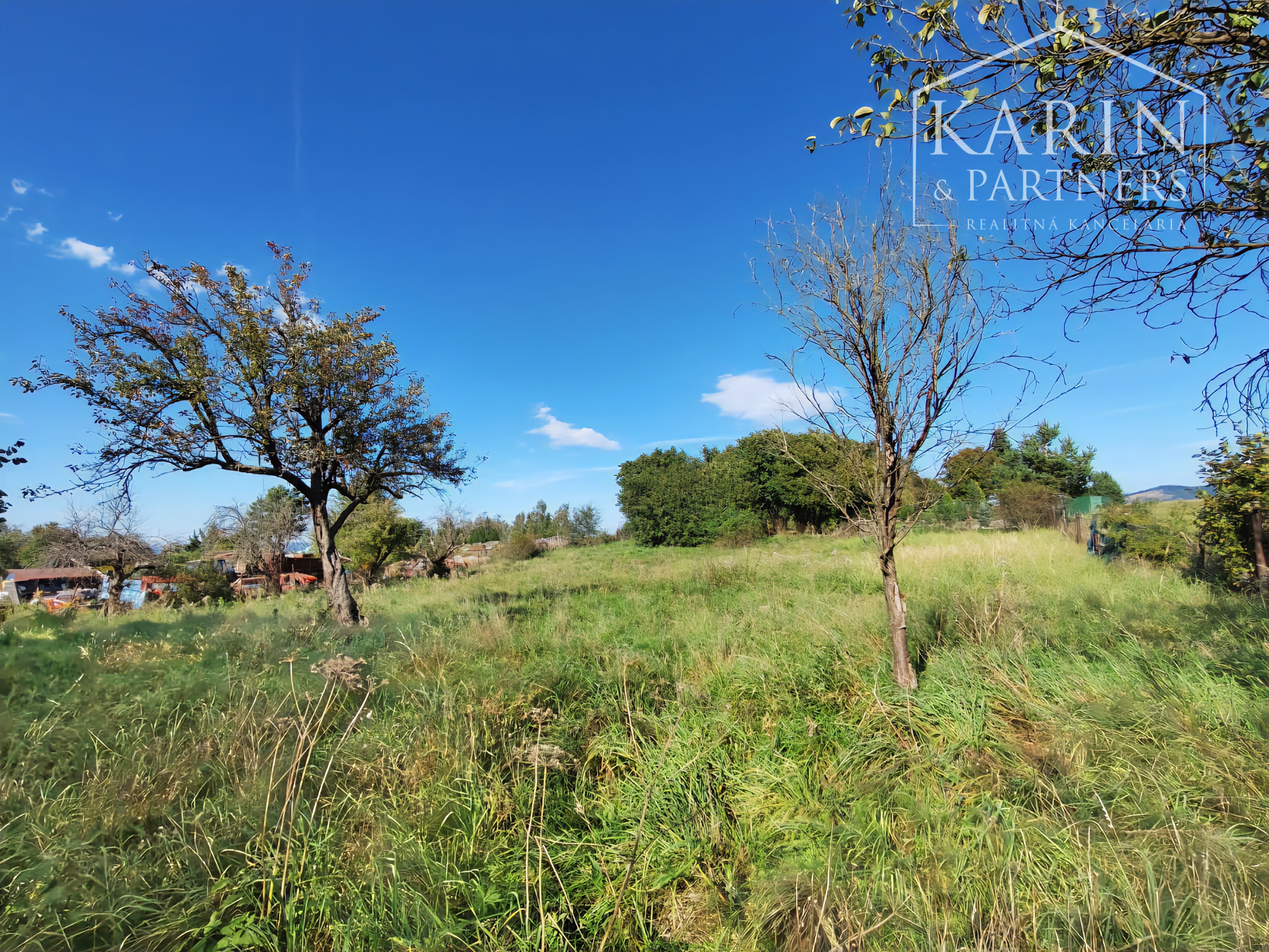 REZERVOVANÉ! Rodinný dom s priestranným pozemkom 1950 m2 v tichej lokalite na predaj