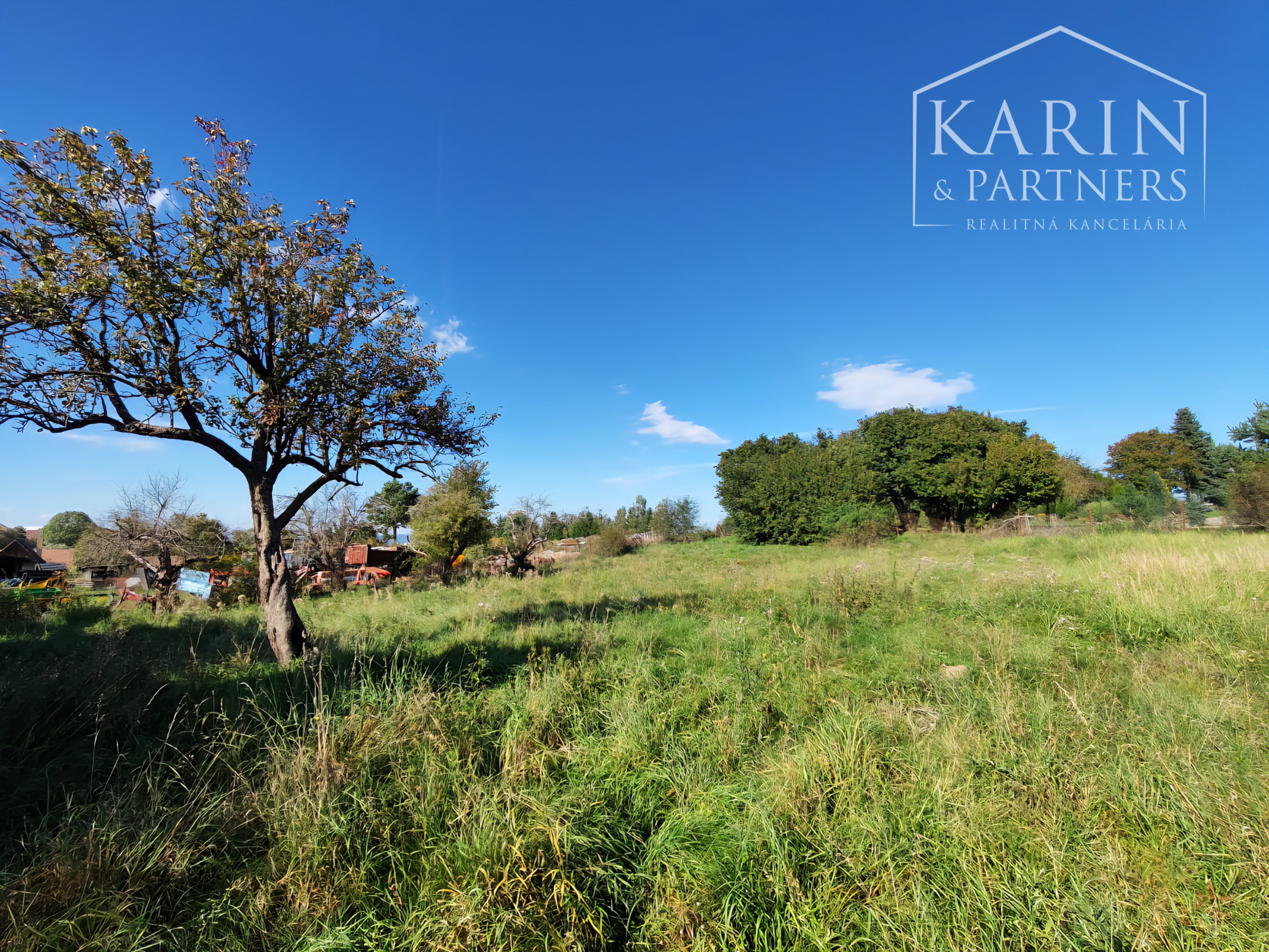 REZERVOVANÉ! Rodinný dom s priestranným pozemkom 1950 m2 v tichej lokalite na predaj