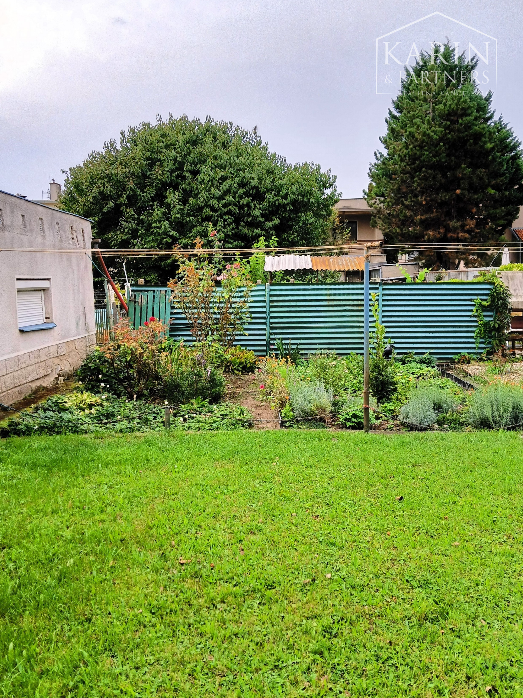 Na predaj 3-izbový byt s garážou, pozemkom a množstvom výhod v Nových Zámkoch