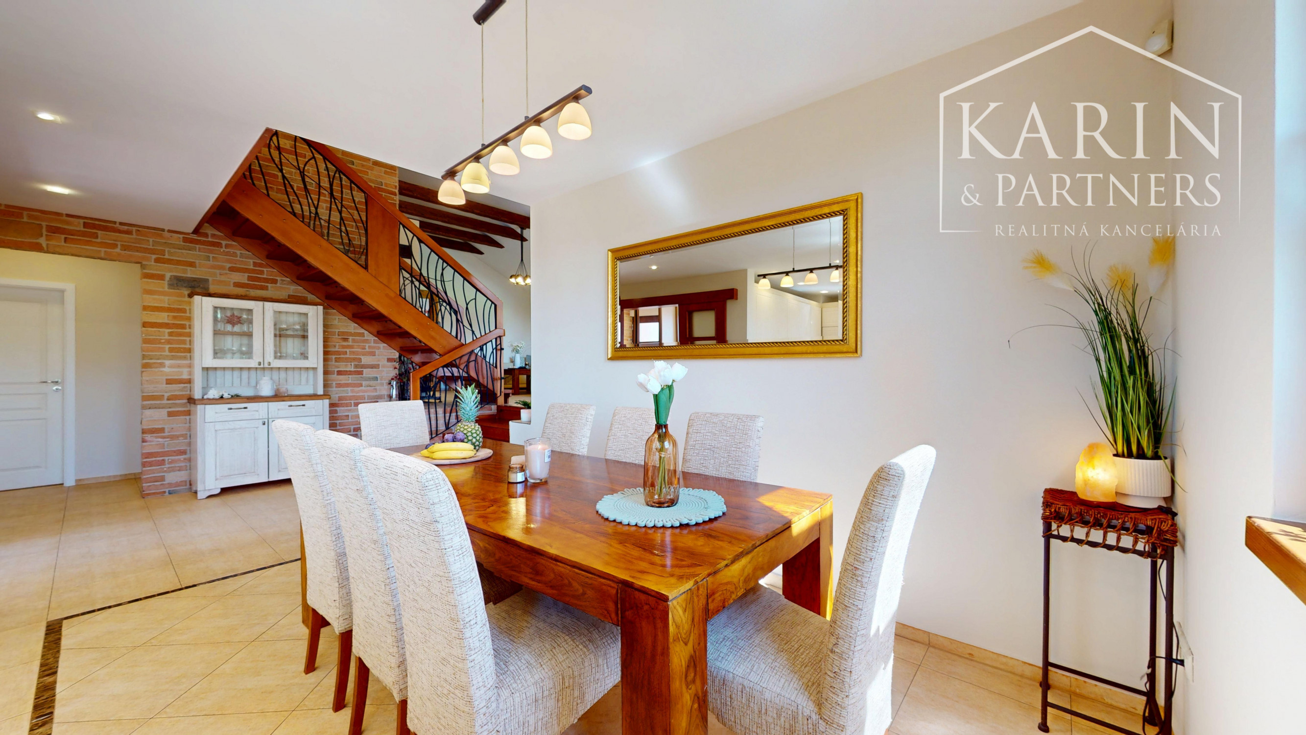 ELEGANTNÁ 5-IZBOVÁ VILA, IBA 10 KM OD TRNAVY- MALŽENICE PREDAJ