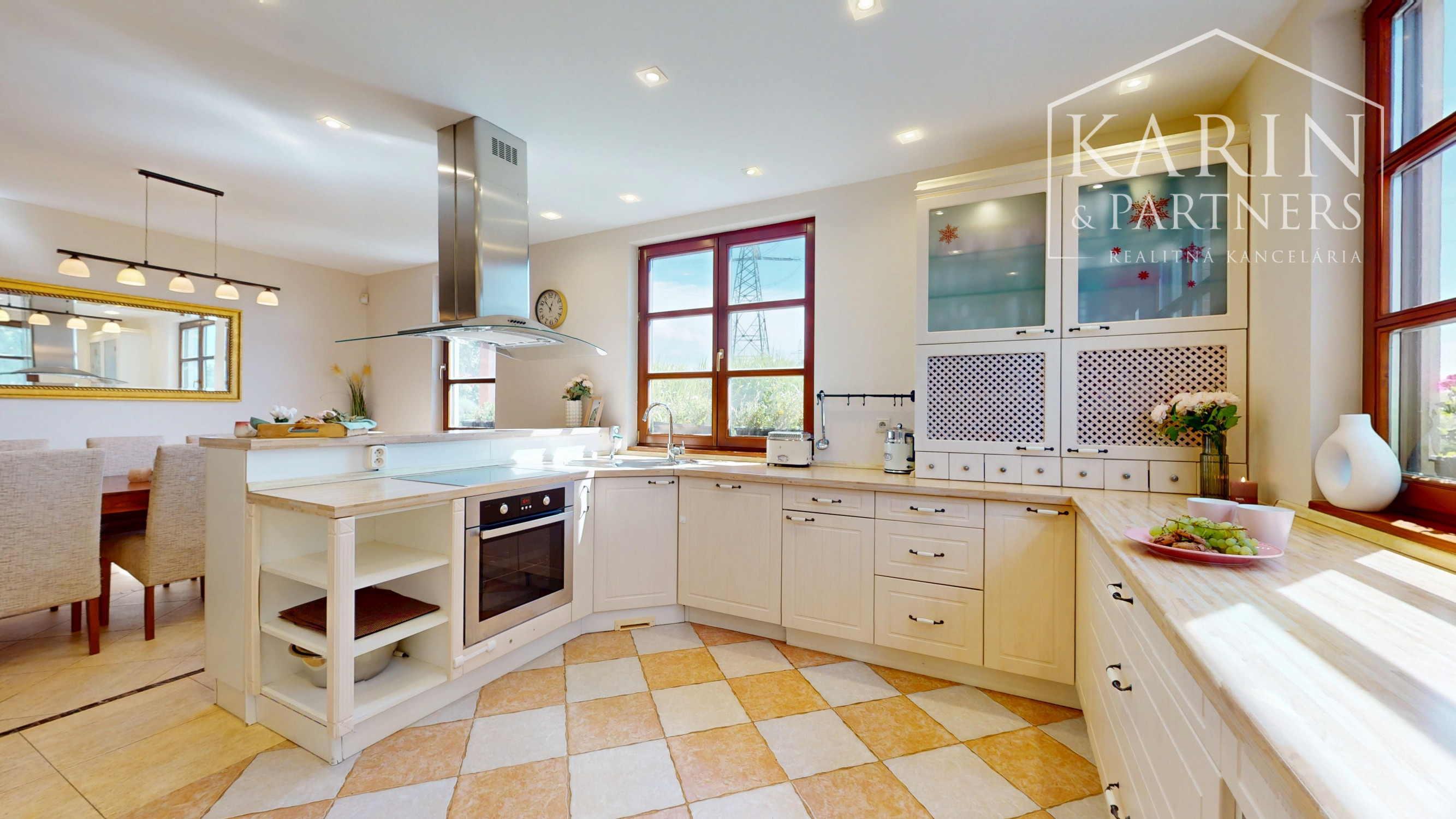 ELEGANTNÁ 5-IZBOVÁ VILA, IBA 10 KM OD TRNAVY- MALŽENICE PREDAJ