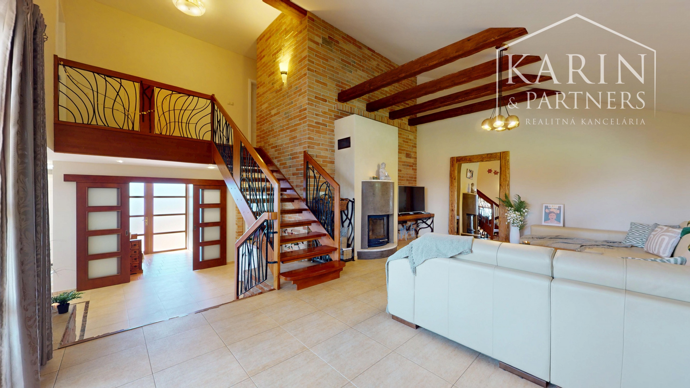 ELEGANTNÁ 5-IZBOVÁ VILA, IBA 10 KM OD TRNAVY- MALŽENICE PREDAJ