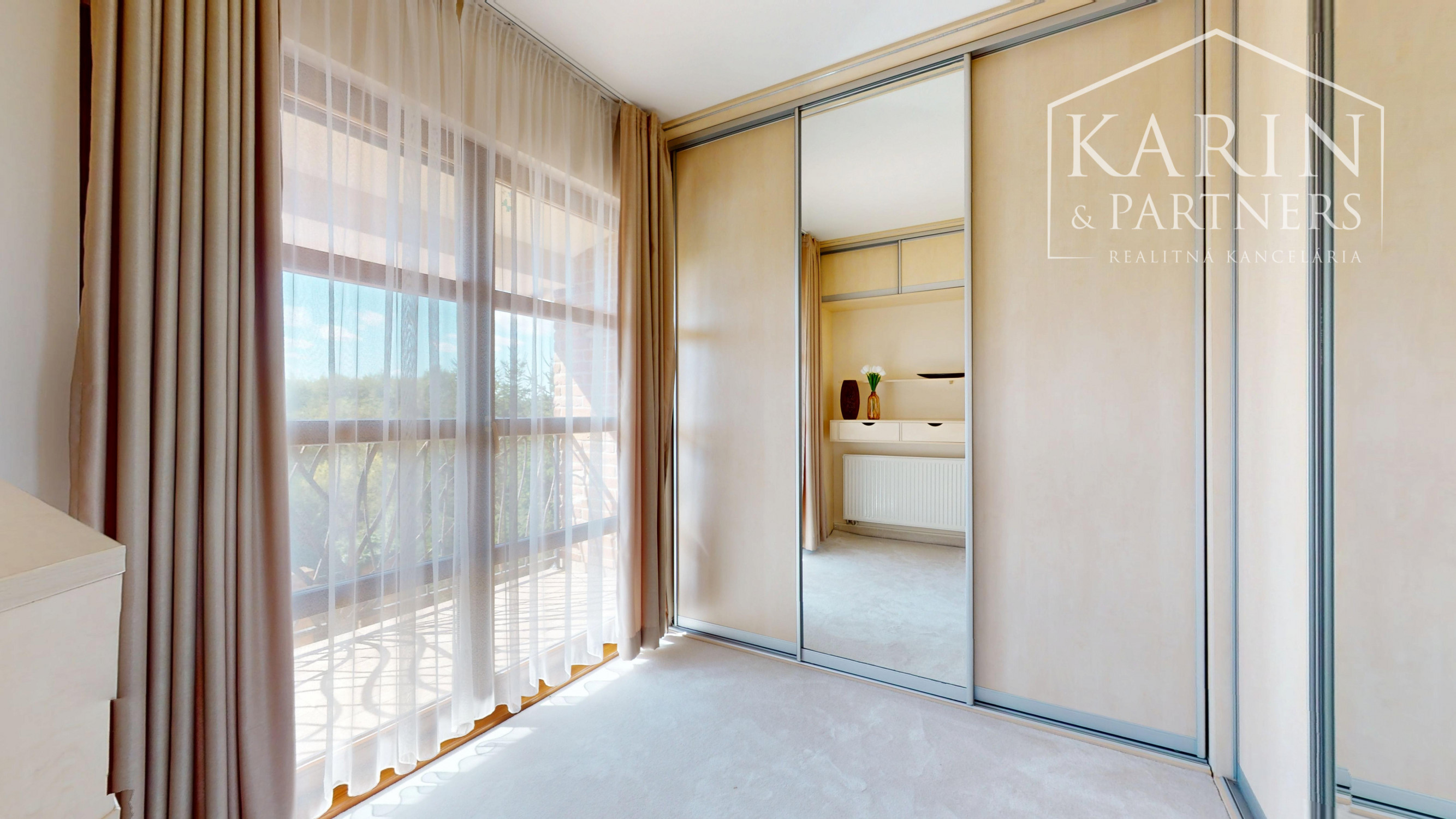 ELEGANTNÁ 5-IZBOVÁ VILA, IBA 10 KM OD TRNAVY- MALŽENICE PREDAJ