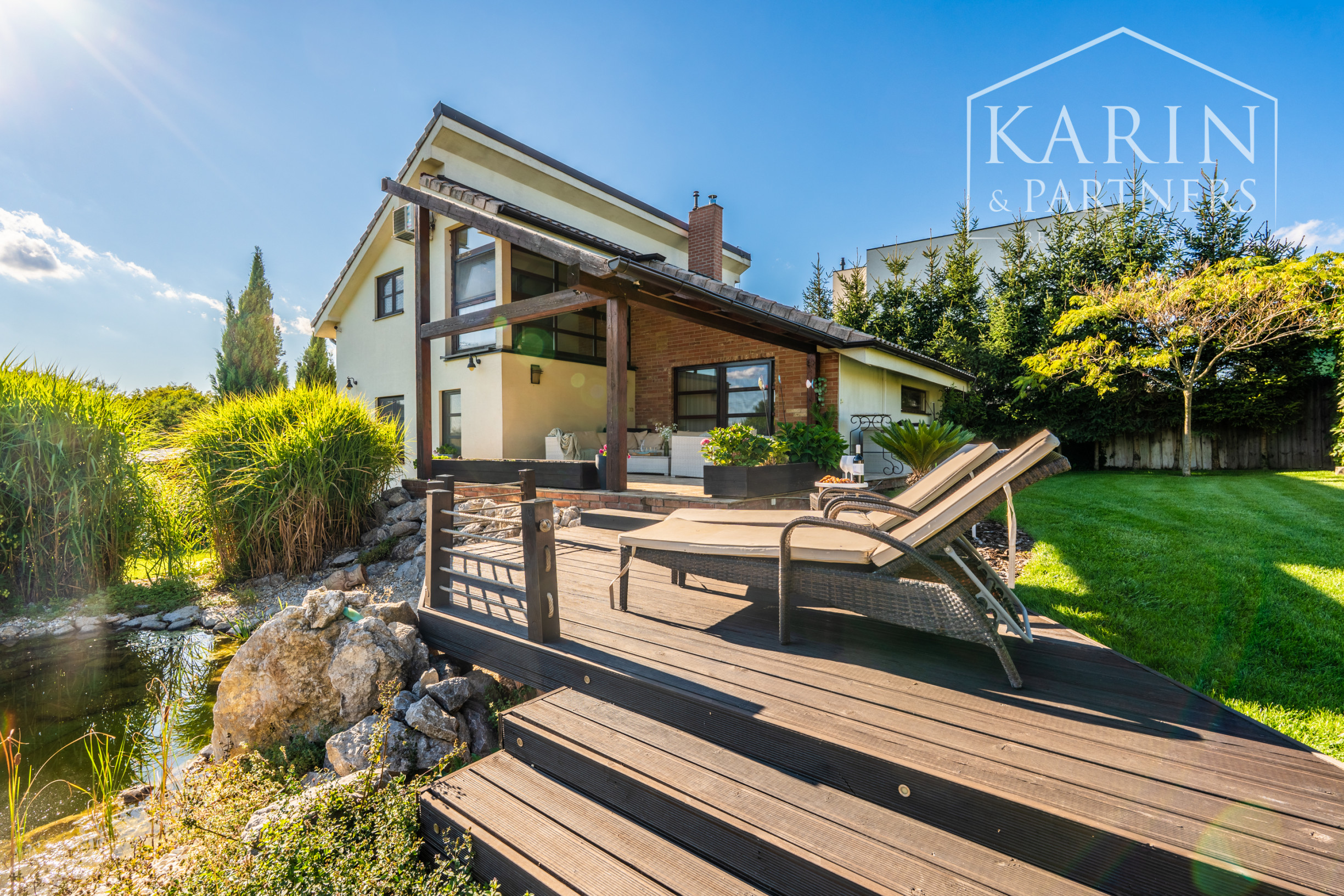 ELEGANTNÁ 5-IZBOVÁ VILA, IBA 10 KM OD TRNAVY- MALŽENICE PREDAJ