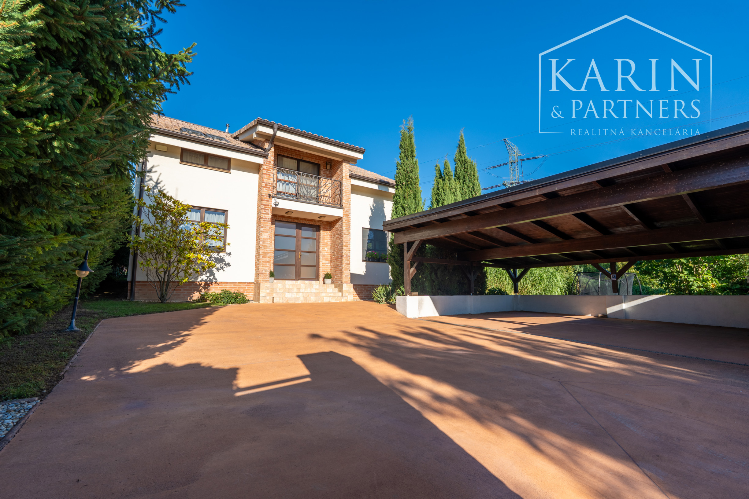 ELEGANTNÁ 5-IZBOVÁ VILA, IBA 10 KM OD TRNAVY- MALŽENICE PREDAJ