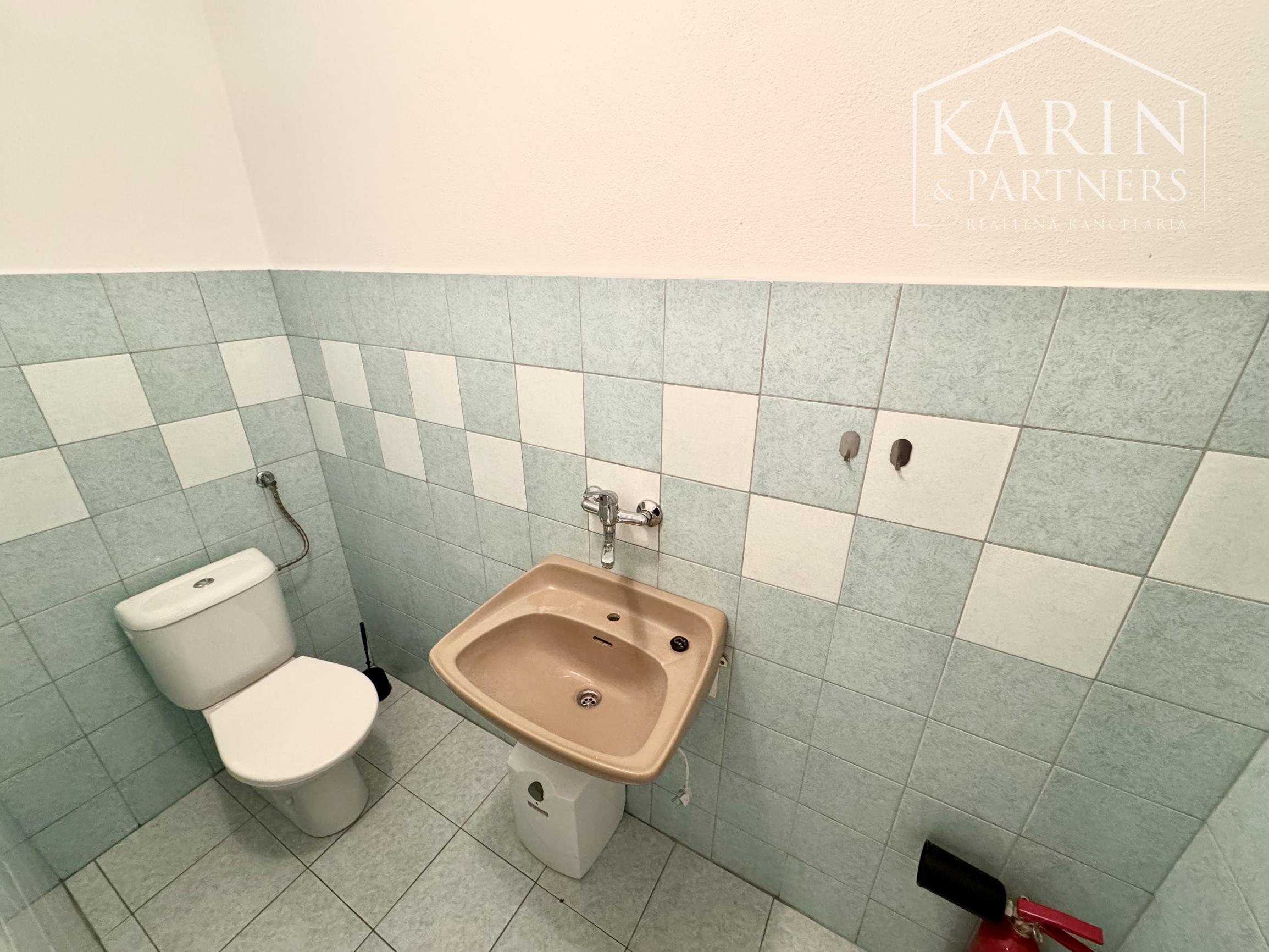 PRIESTOR NA PODNIKANIE V CENTRE / NA FREKVENTOVANEJ ULICI