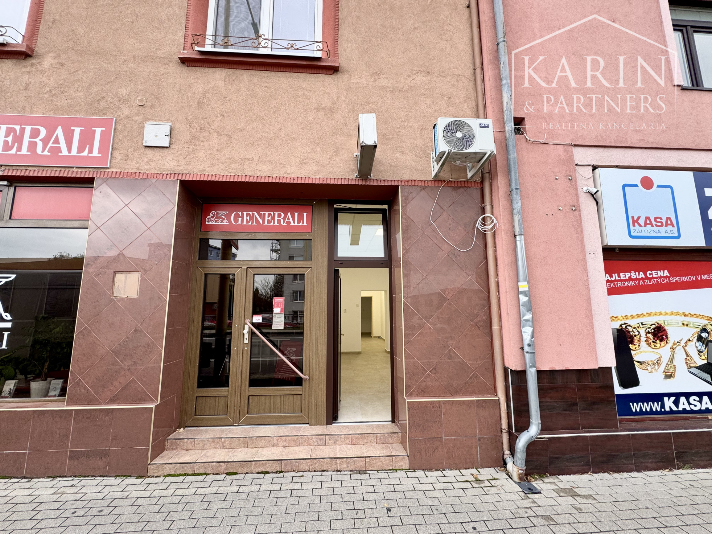 PRIESTOR NA PODNIKANIE V CENTRE / NA FREKVENTOVANEJ ULICI