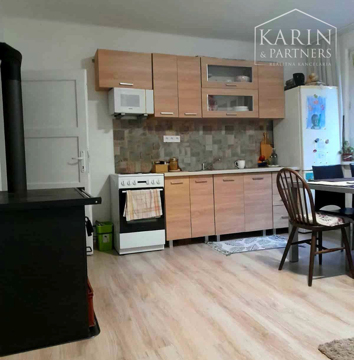 Kompletne zrekonštruovaný 3-izbový byt s komorou – pokojné bývanie pri Banskej Bystrici