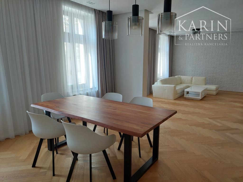 Staré Mesto - veľkometrážny reprezentatívny byt 167 m2, ul. Cintorínska