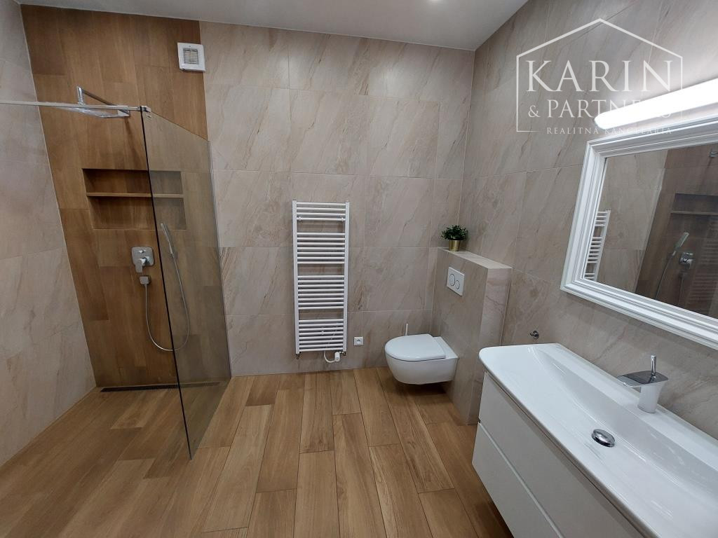 Staré Mesto - veľkometrážny reprezentatívny byt 167 m2, ul. Cintorínska