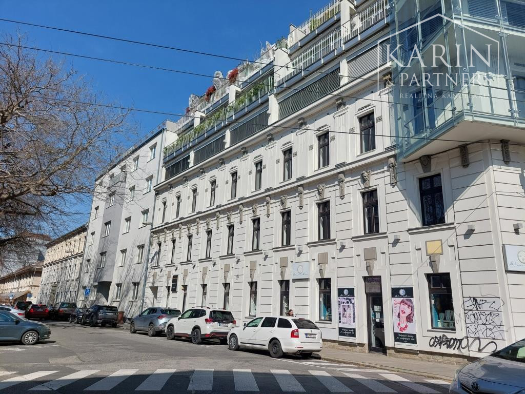 Staré Mesto - veľkometrážny reprezentatívny byt 167 m2, ul. Cintorínska