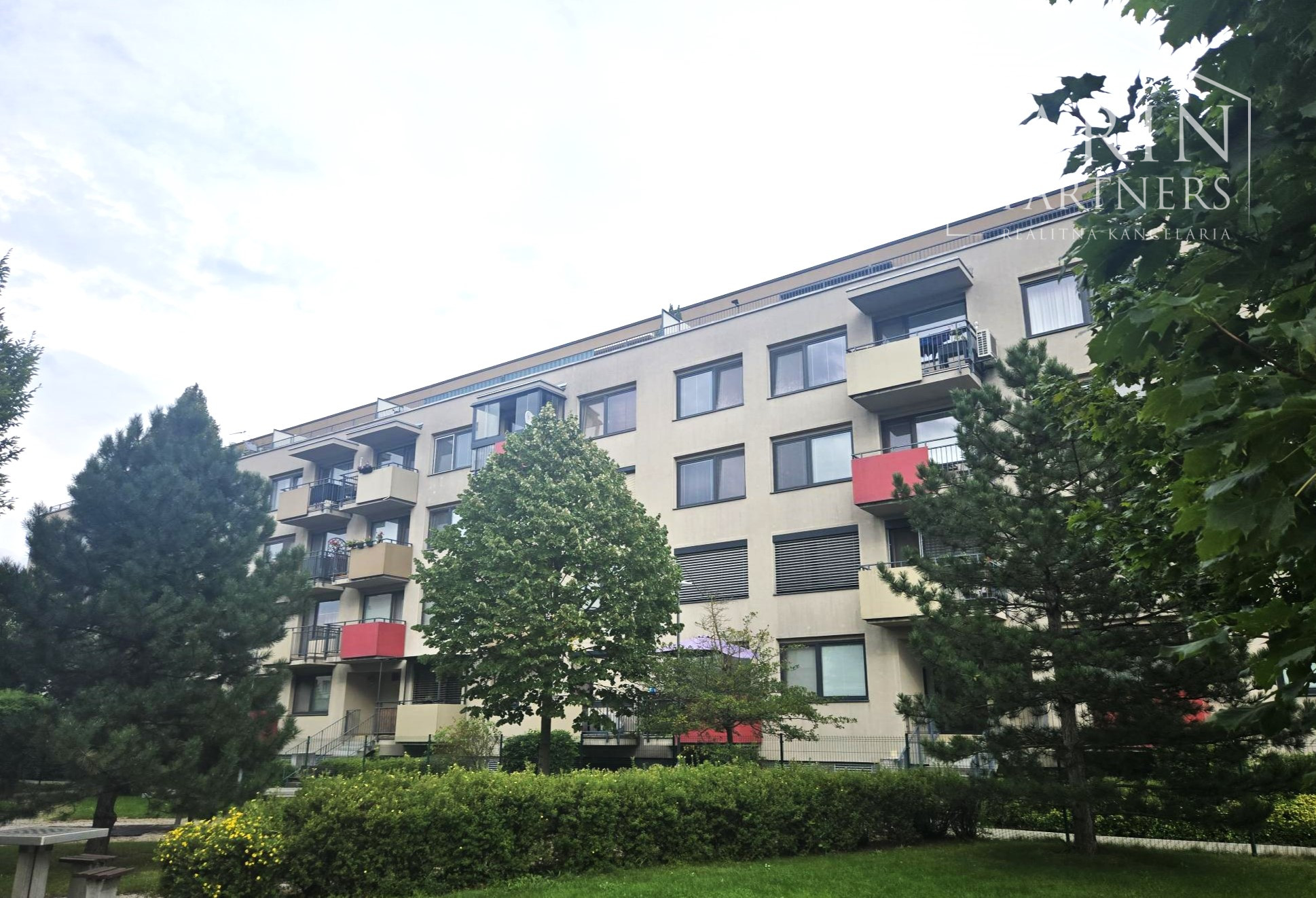 Predaj - Vonkajšie parkovacie státie - Okružná ul. Stupava