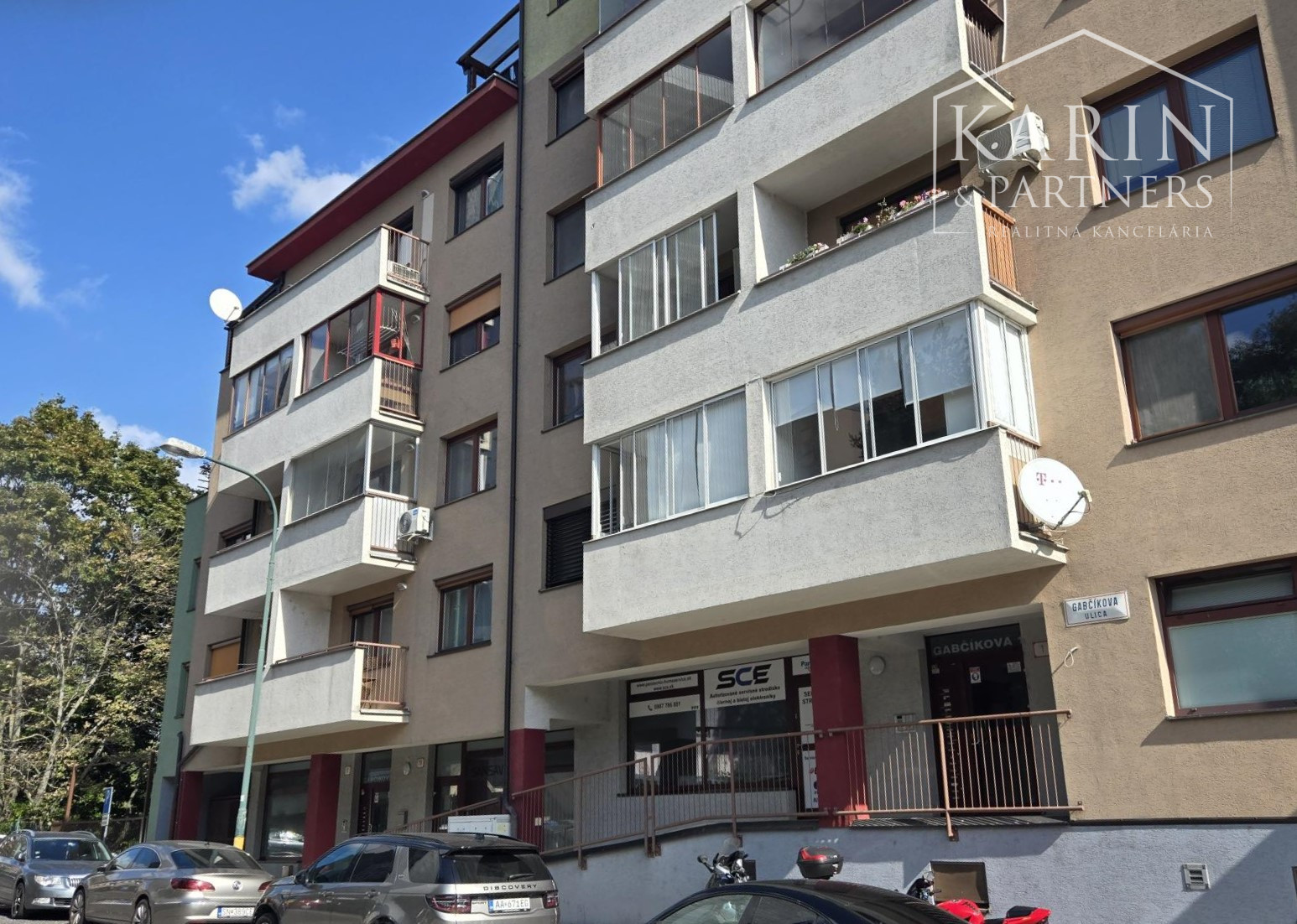 Prenájom – obchodné priestory  40m2 obchod, salón, služby, kancelária – Karlova Ves BA IV