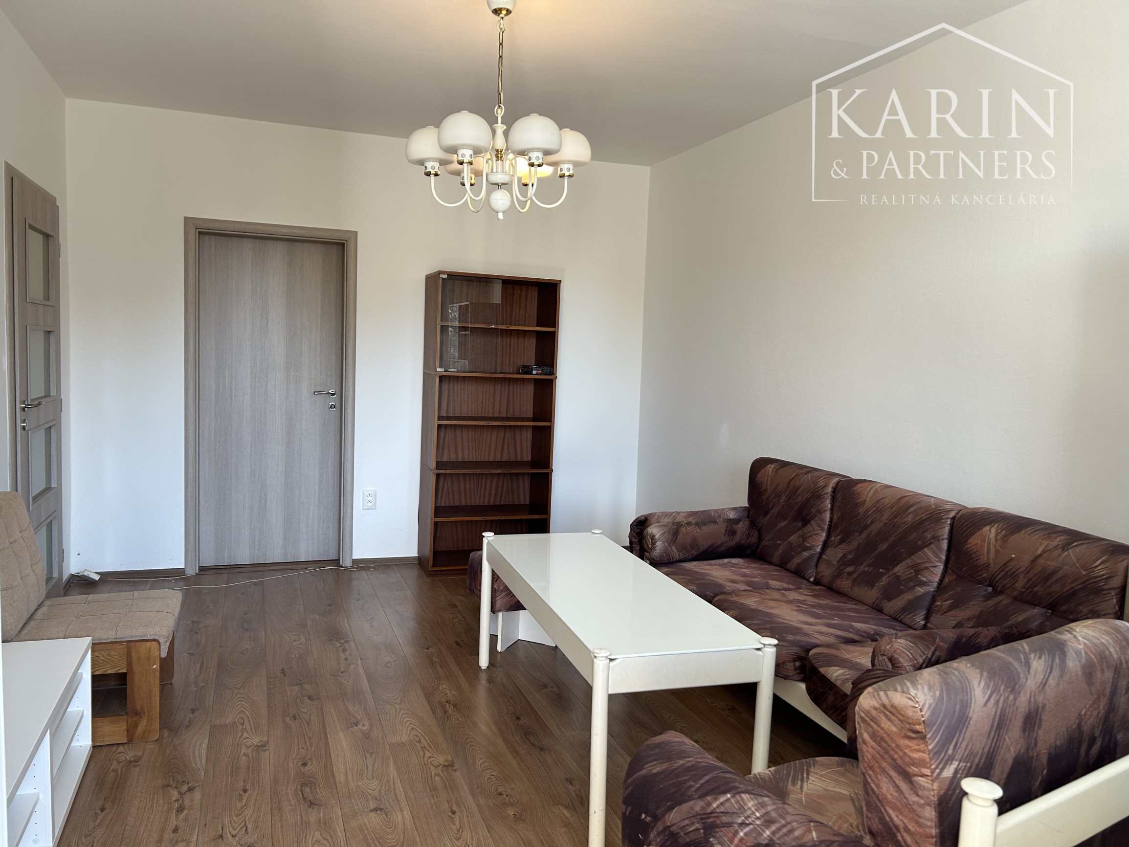 Neplatí sa provízia / Prenájom 4 Izb. Byt aj pre rodinu