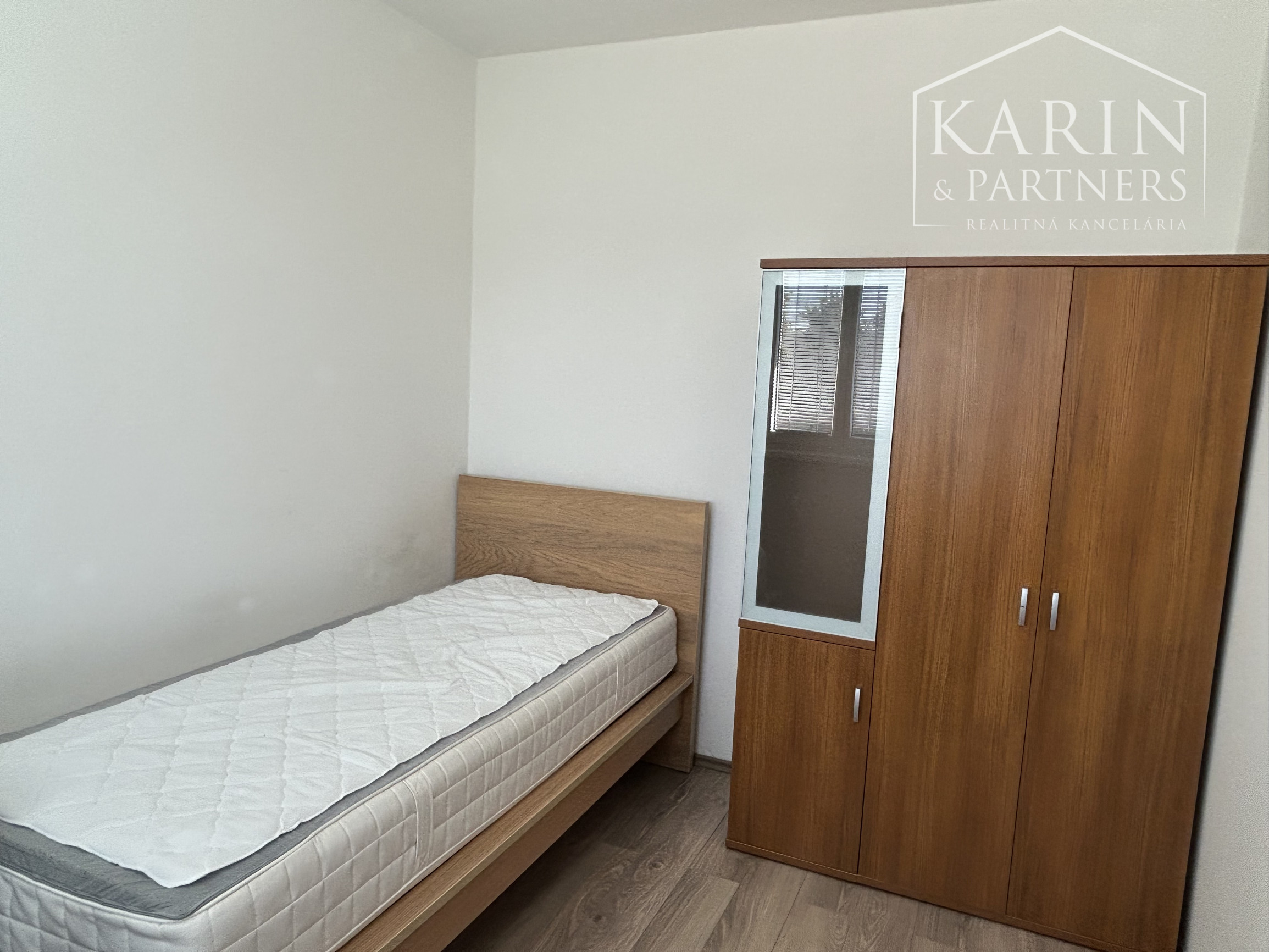 Neplatí sa provízia / Prenájom 4 Izb. Byt aj pre rodinu