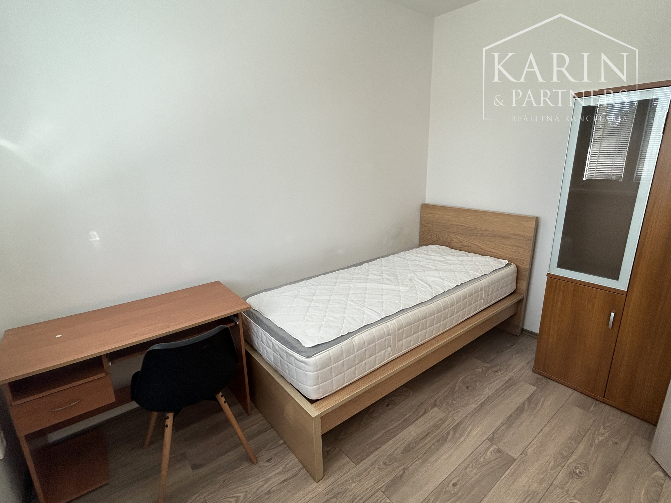 Neplatí sa provízia / Prenájom 4 Izb. Byt aj pre rodinu