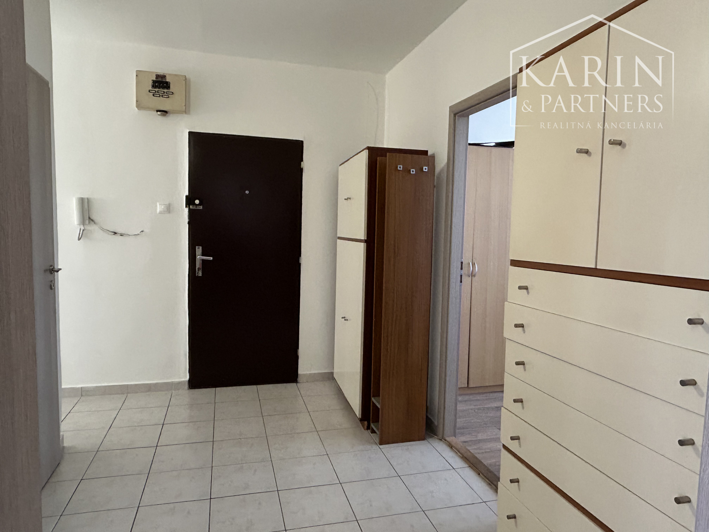 Neplatí sa provízia / Prenájom 4 Izb. Byt aj pre rodinu