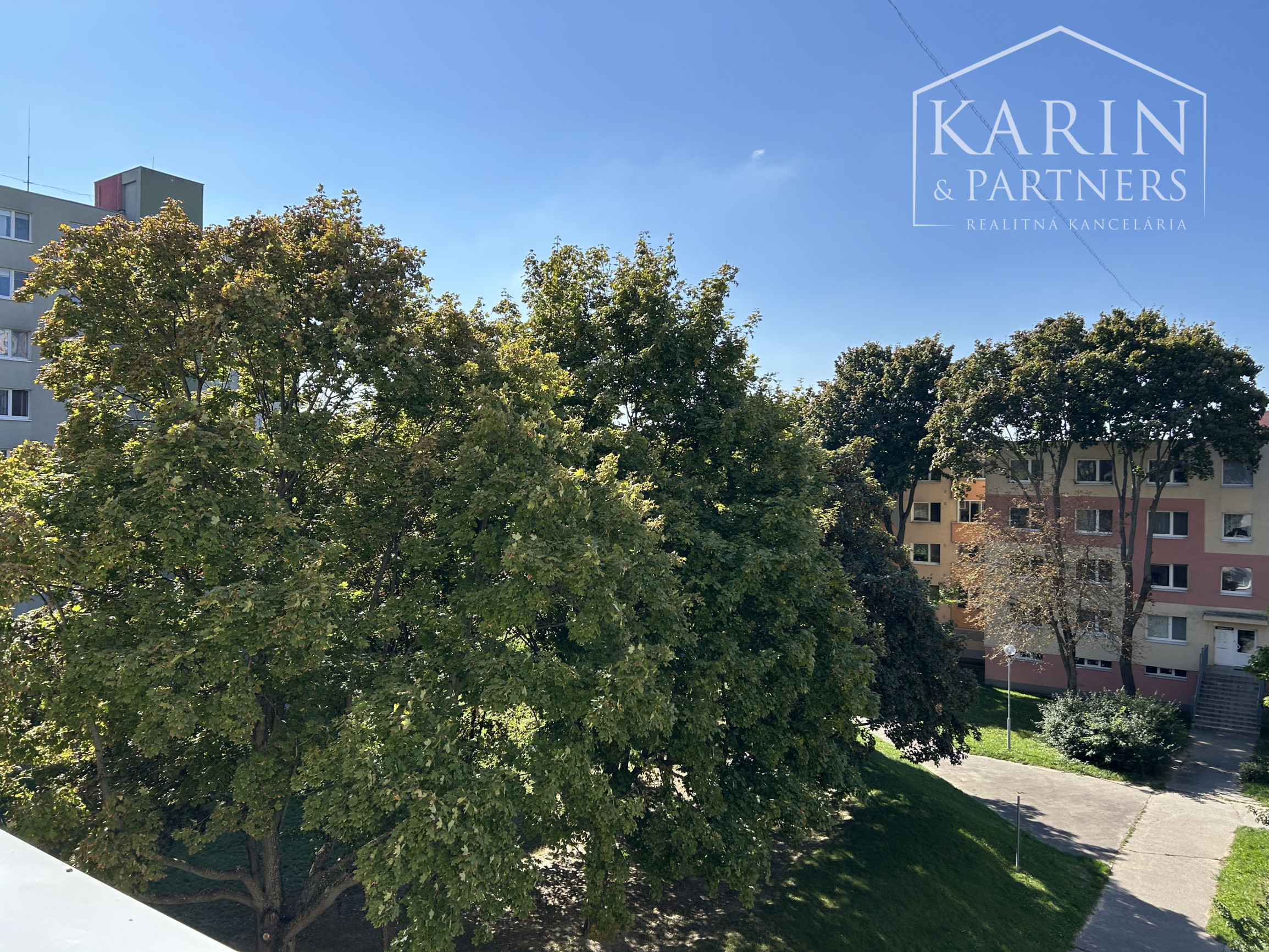 Neplatí sa provízia / Prenájom 4 Izb. Byt aj pre rodinu