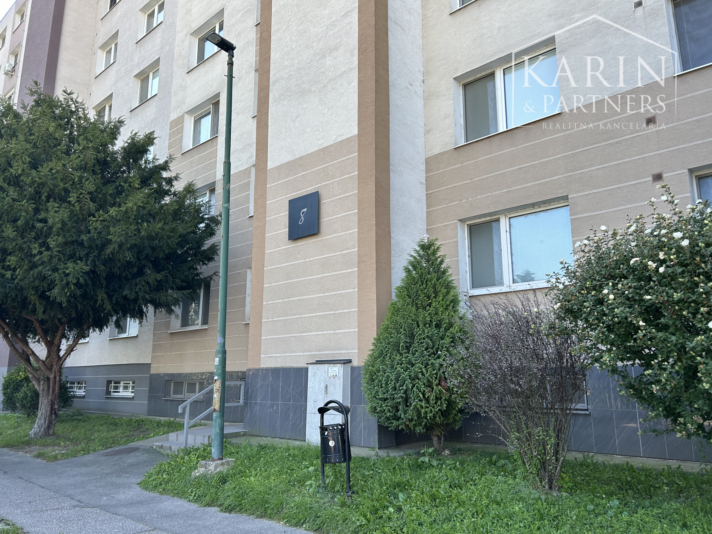 Neplatí sa provízia / Prenájom 4 Izb. Byt aj pre rodinu