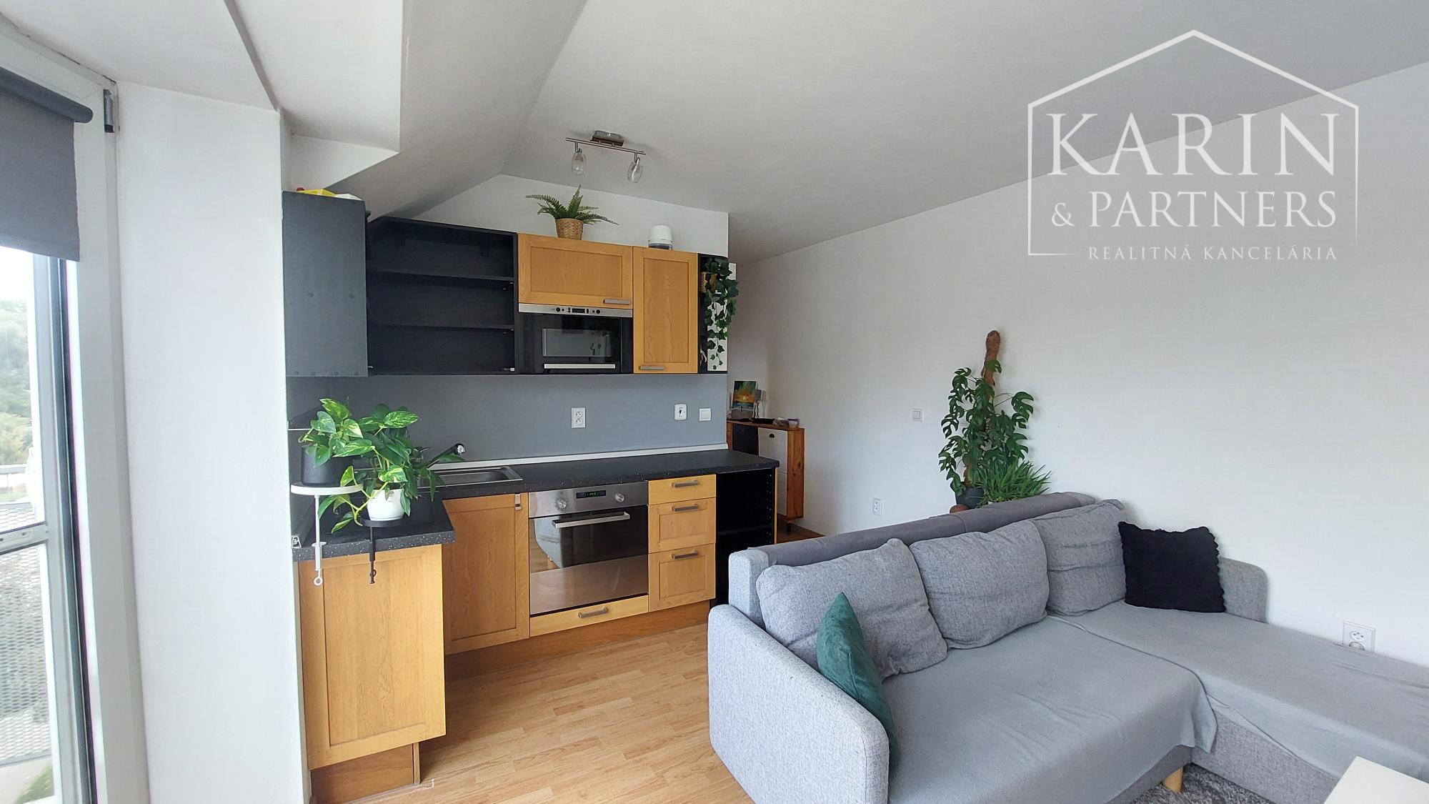 2 izbový  zariadený byt vo Svätom Jure len 14 km od Bratislavy