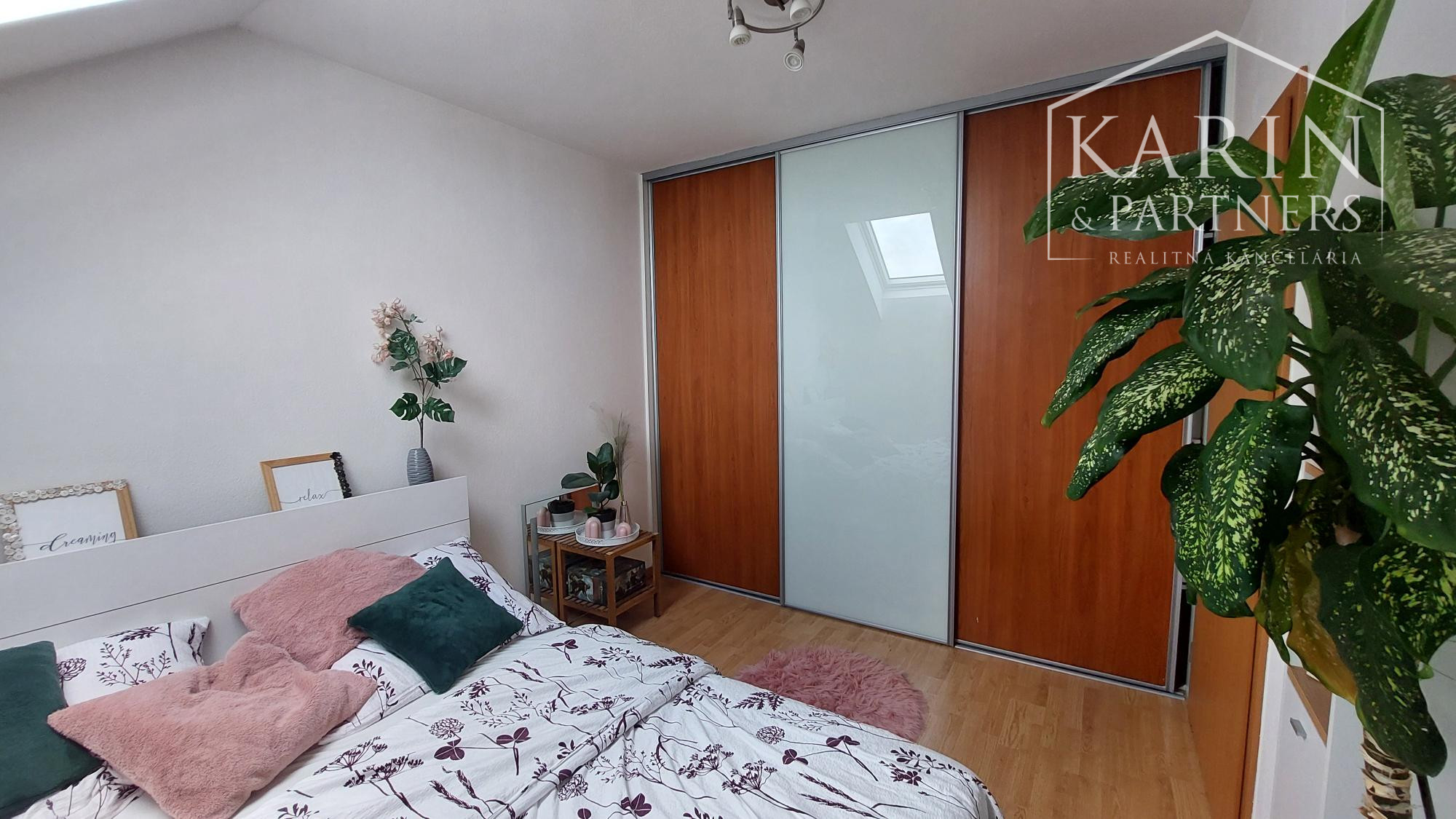 2 izbový  zariadený byt vo Svätom Jure len 14 km od Bratislavy