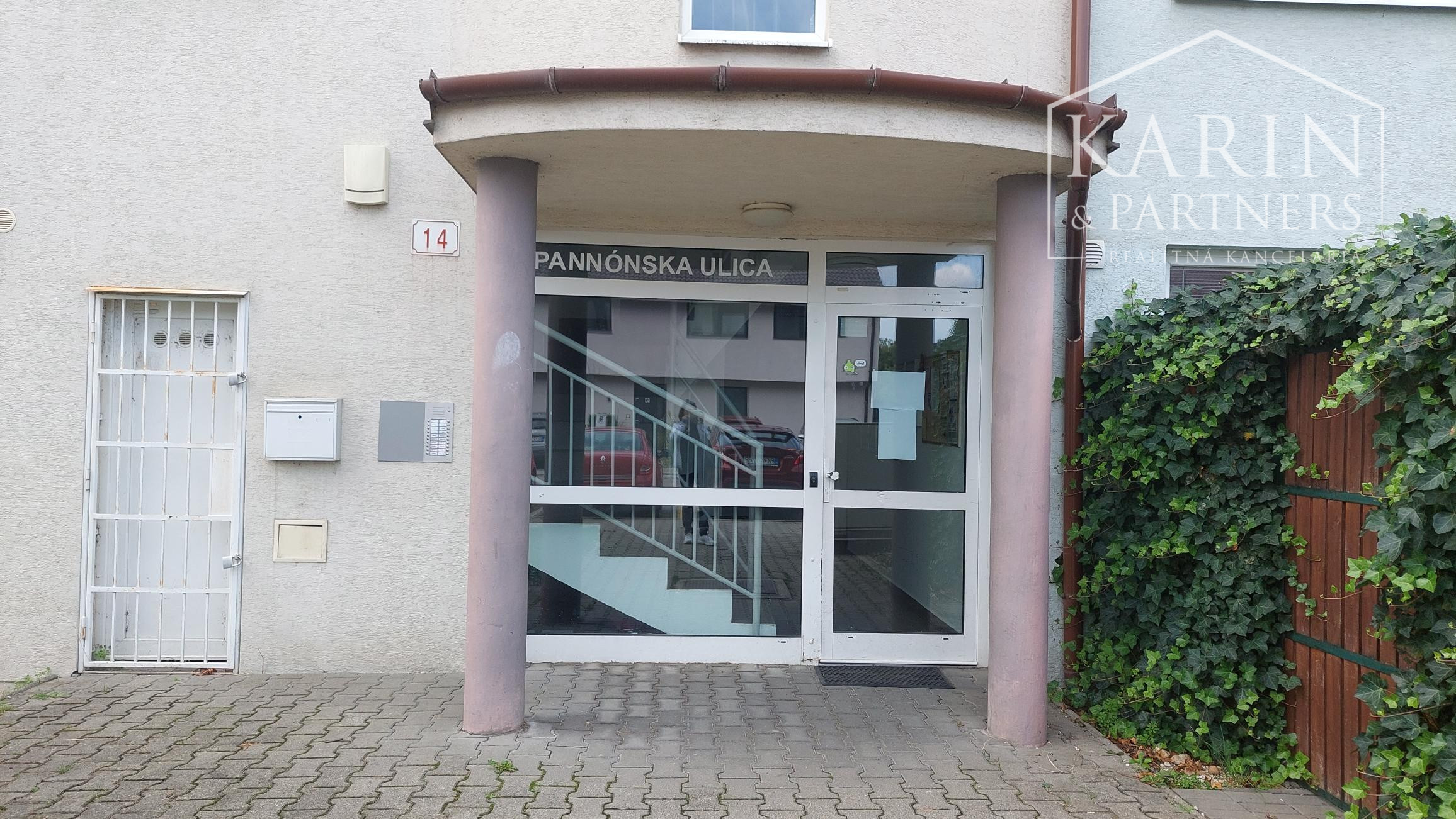 2 izbový  zariadený byt vo Svätom Jure len 14 km od Bratislavy