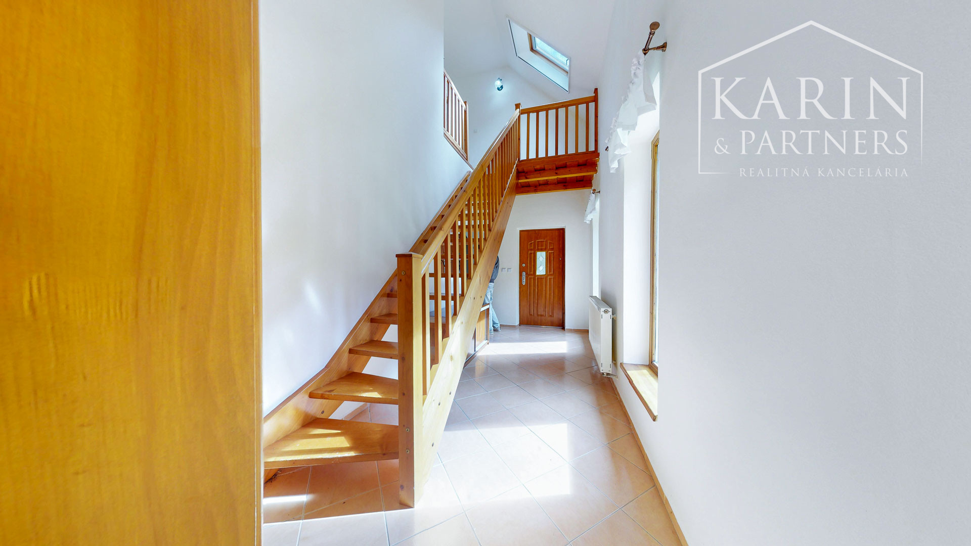 REZERVOVANÉ Rodinný dom na samote s priestranným pozemkom 4676 m2 vzdialený len 11 km od Púchova, s garážou, letnou kuchynkou a štvorkolkou