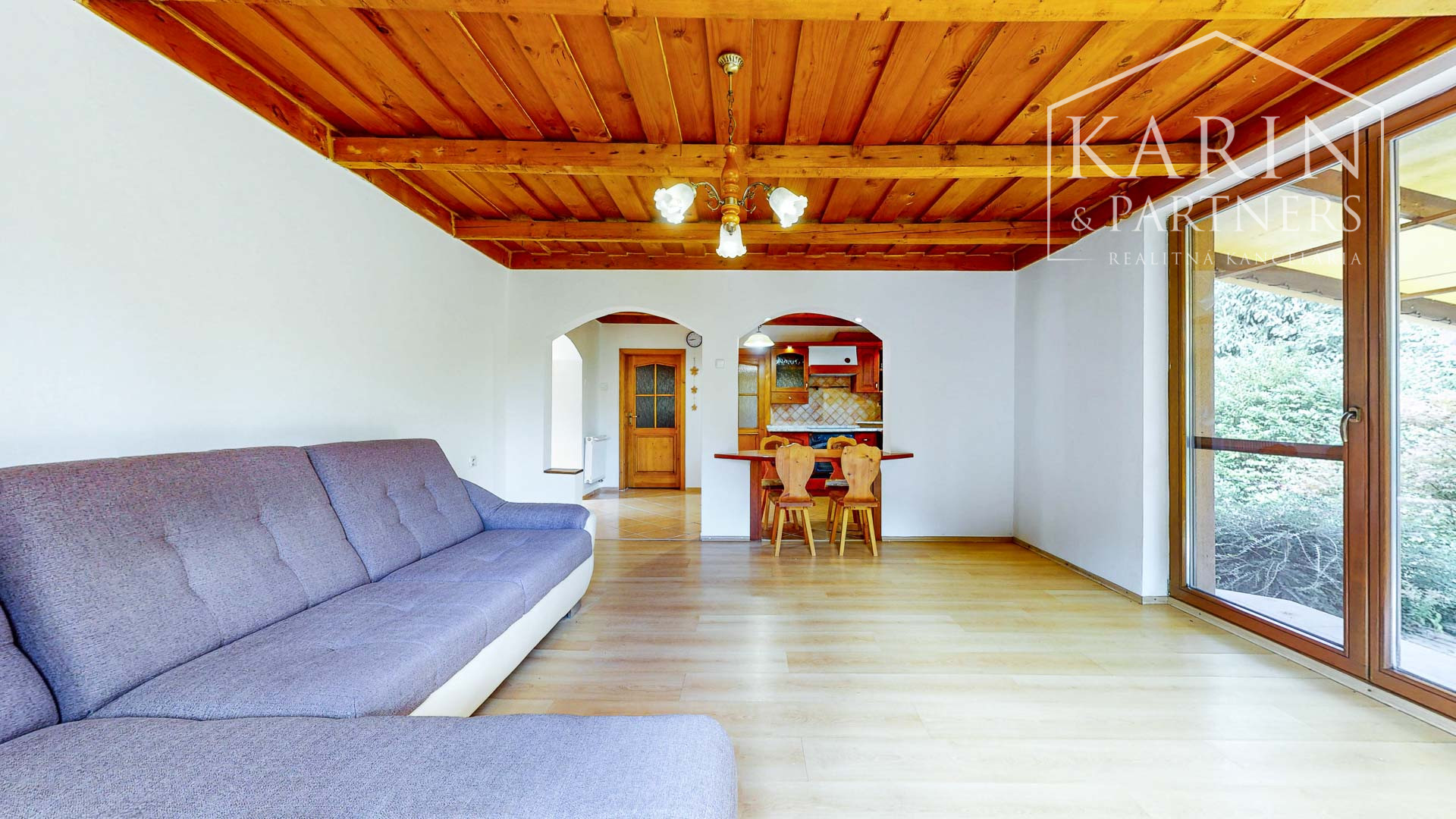 REZERVOVANÉ Rodinný dom na samote s priestranným pozemkom 4676 m2 vzdialený len 11 km od Púchova, s garážou, letnou kuchynkou a štvorkolkou