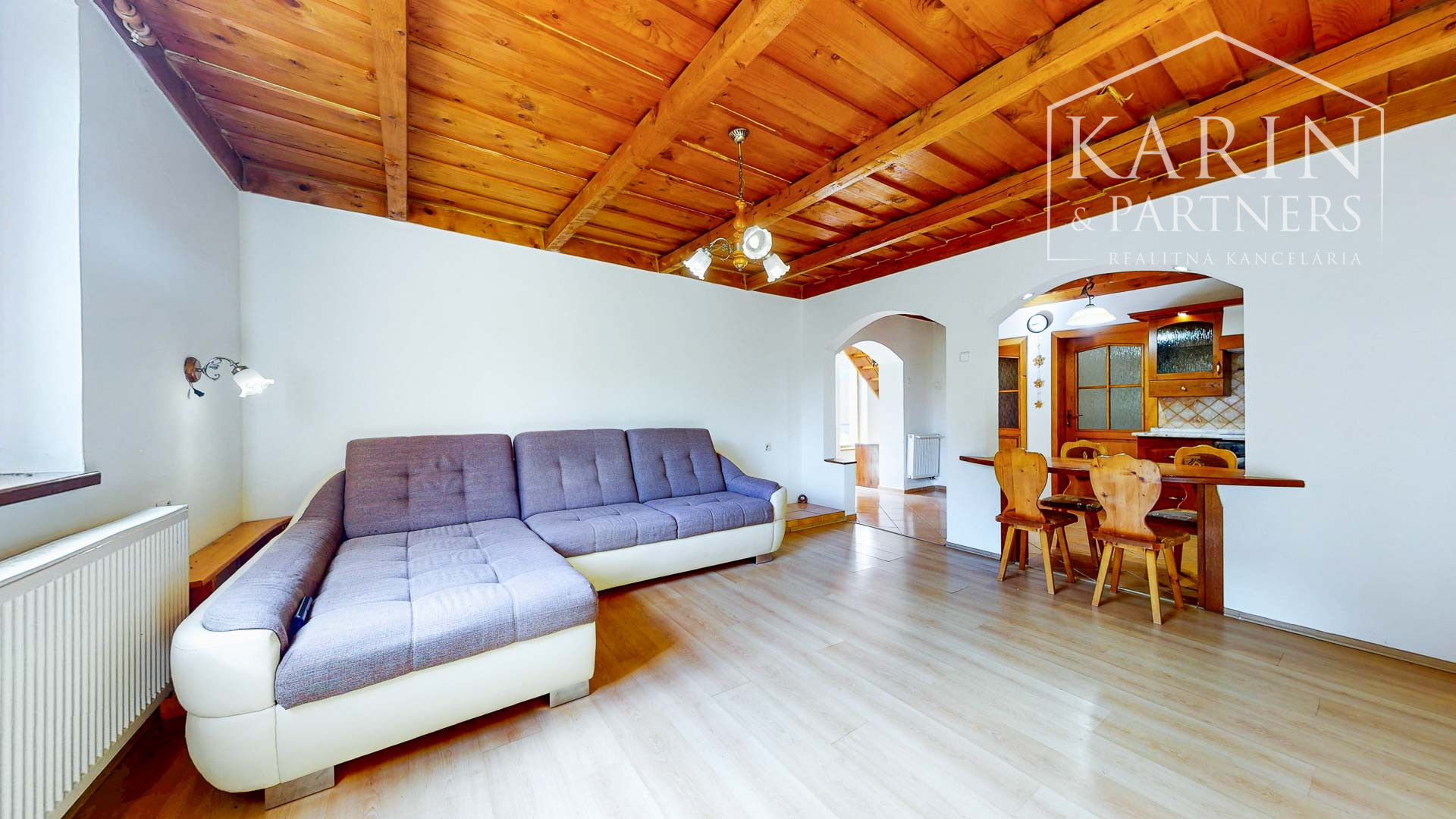 REZERVOVANÉ Rodinný dom na samote s priestranným pozemkom 4676 m2 vzdialený len 11 km od Púchova, s garážou, letnou kuchynkou a štvorkolkou