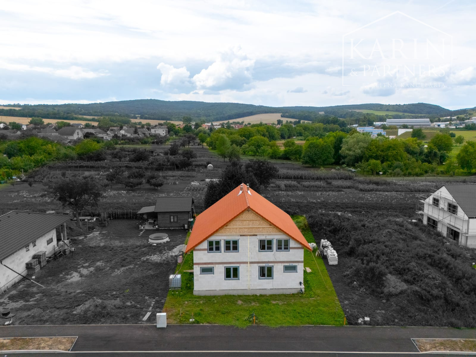 NÍZKOENERGETICKÝ DVOJDOM S DVOMI SAMOSTATNÝMI 5I JEDNOTKAMI