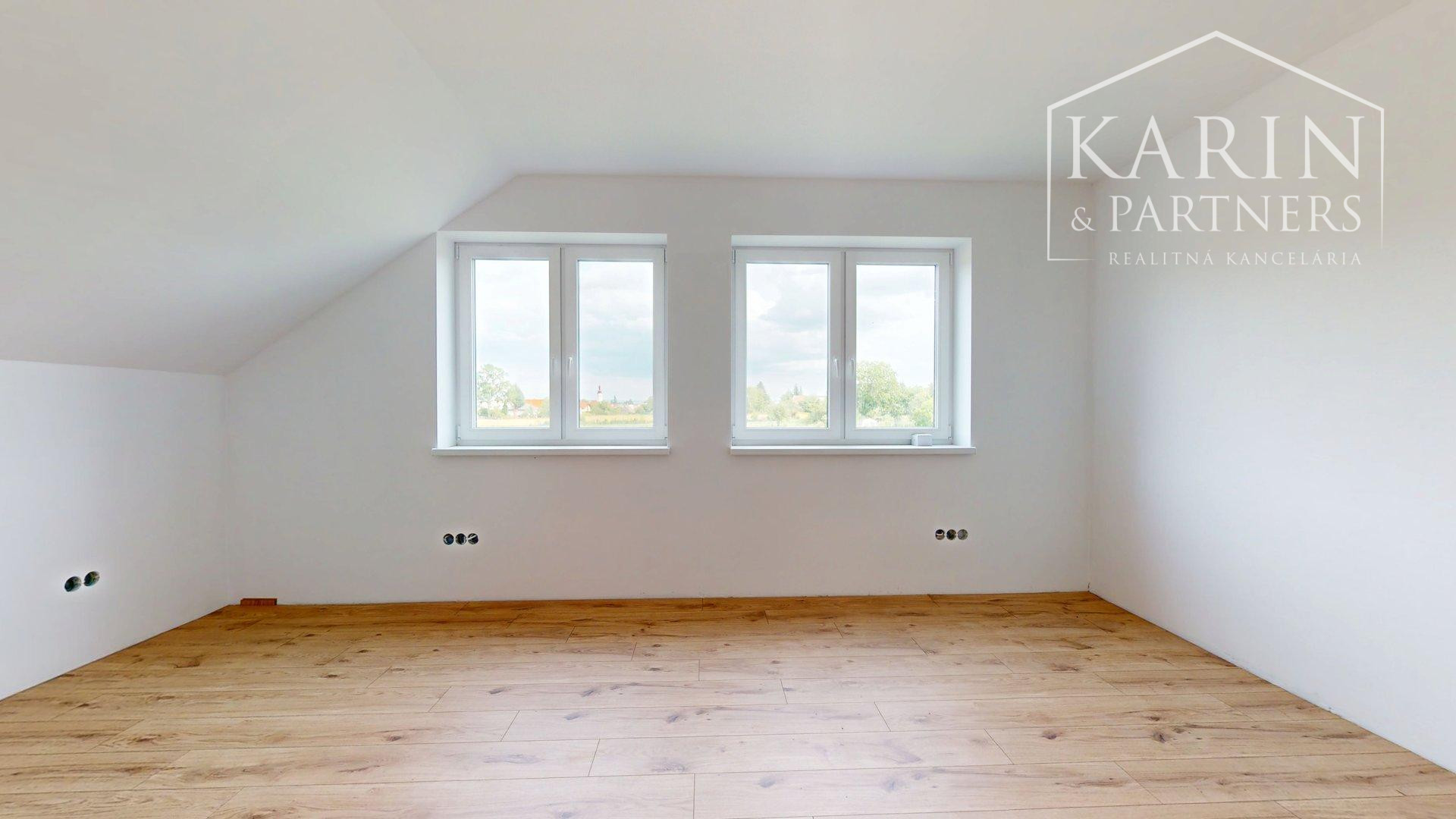 NÍZKOENERGETICKÝ DVOJDOM S DVOMI SAMOSTATNÝMI 5I JEDNOTKAMI