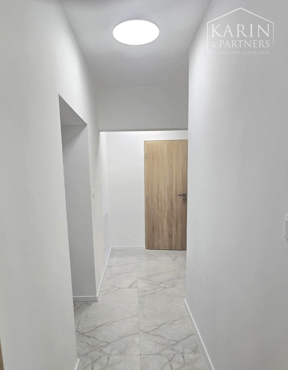 Predaj-rodinný dom 6 izbová novostavba, pozemok 998m2 v Maďarskej obci Bezenye.