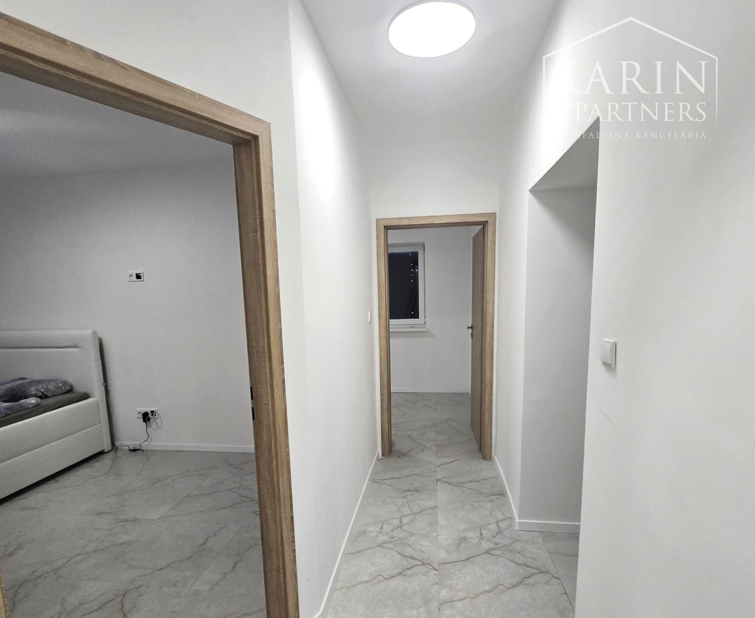 Predaj-rodinný dom 6 izbová novostavba, pozemok 998m2 v Maďarskej obci Bezenye.