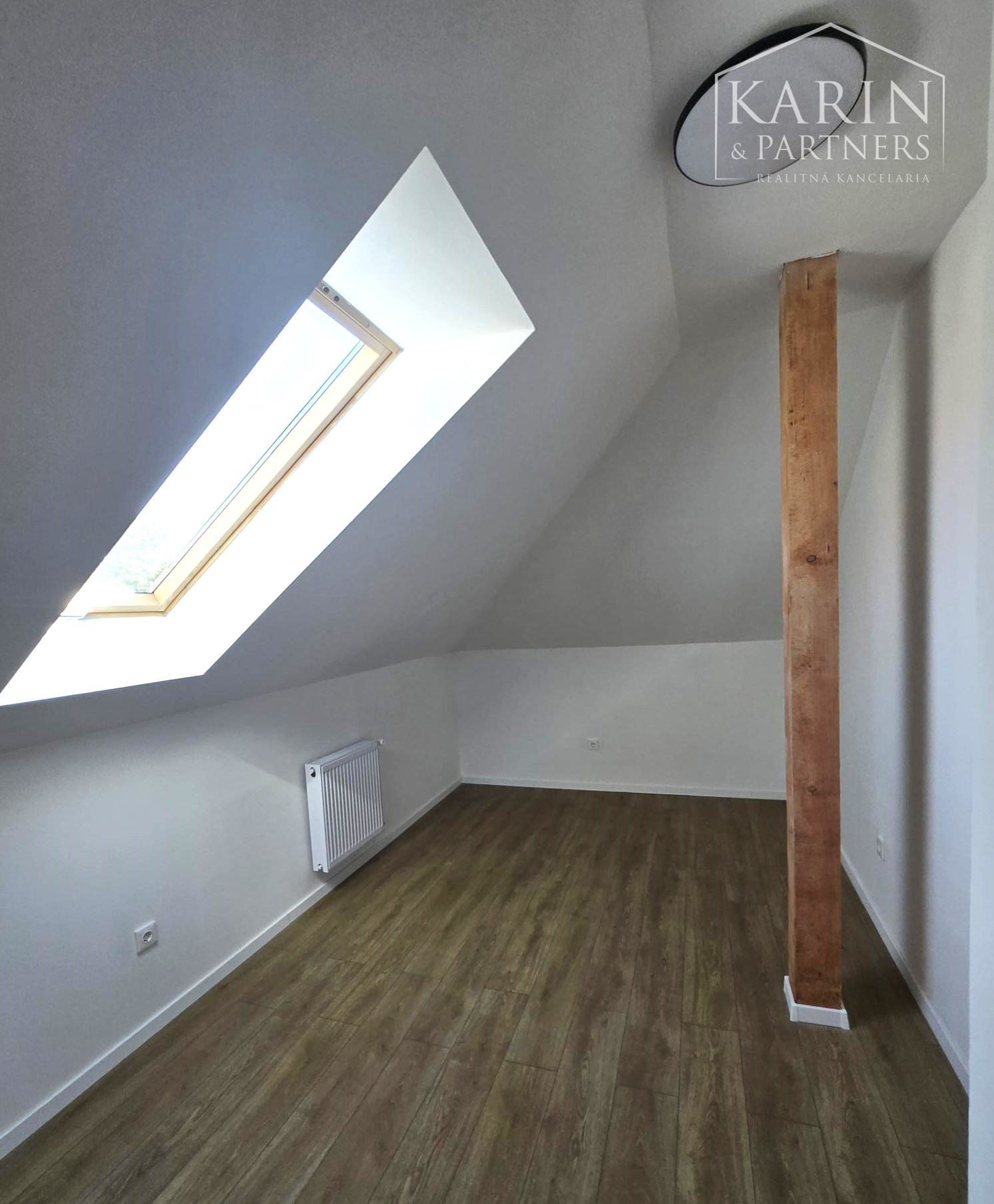 Predaj-rodinný dom 6 izbová novostavba, pozemok 998m2 v Maďarskej obci Bezenye.