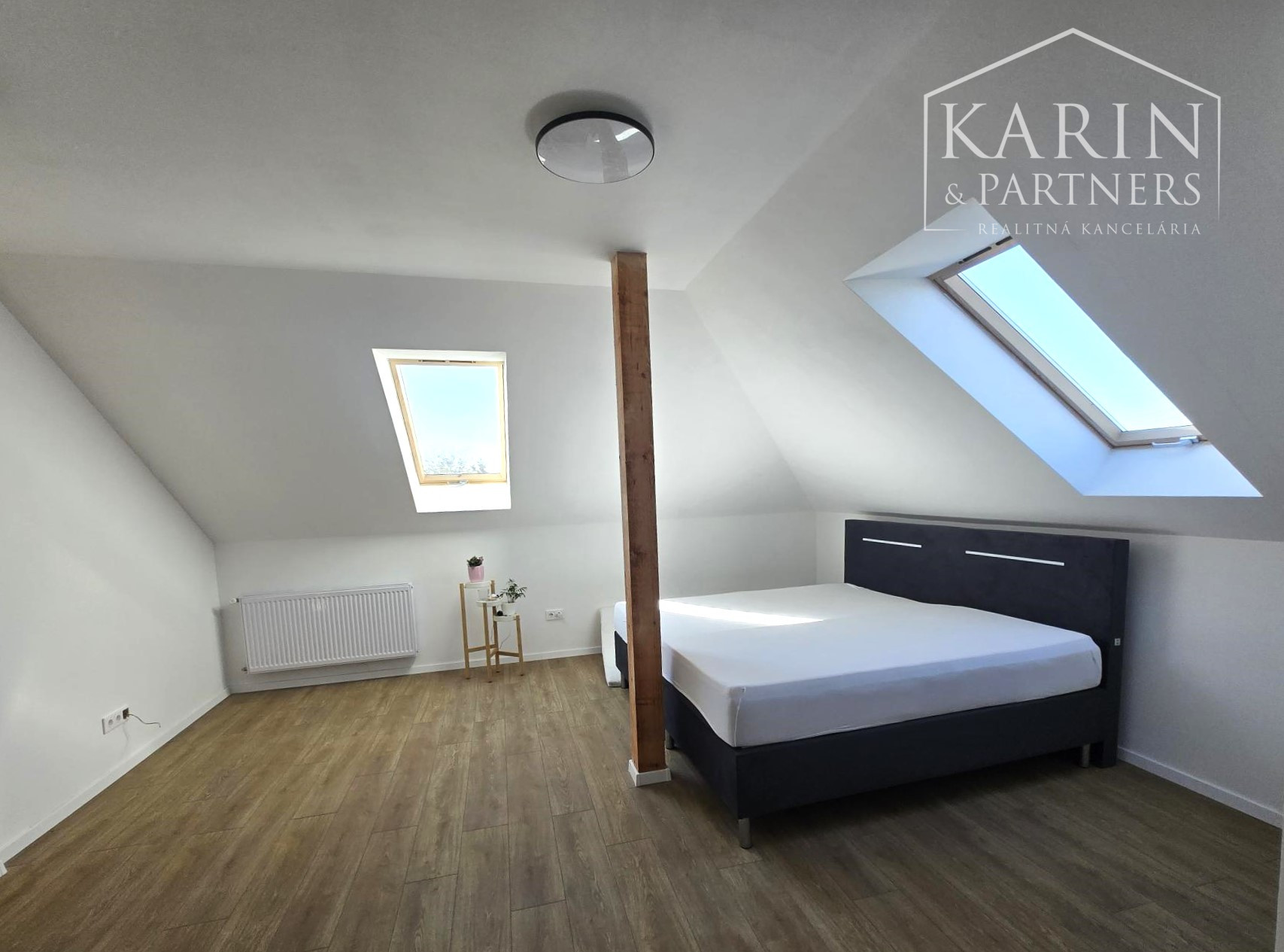 Predaj-rodinný dom 6 izbová novostavba, pozemok 998m2 v Maďarskej obci Bezenye.